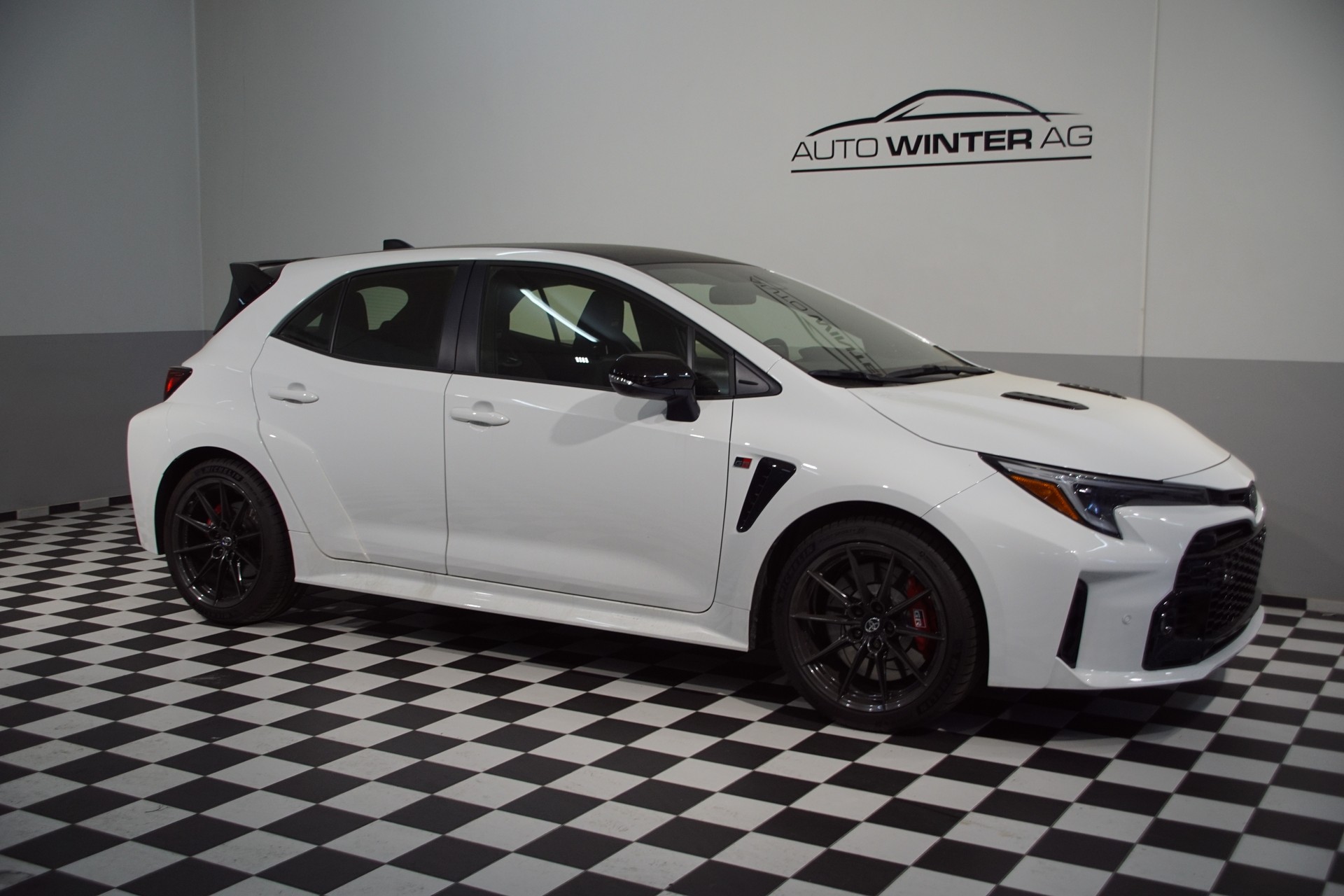 TOYOTA GR Corolla Circuit Edition-image-4