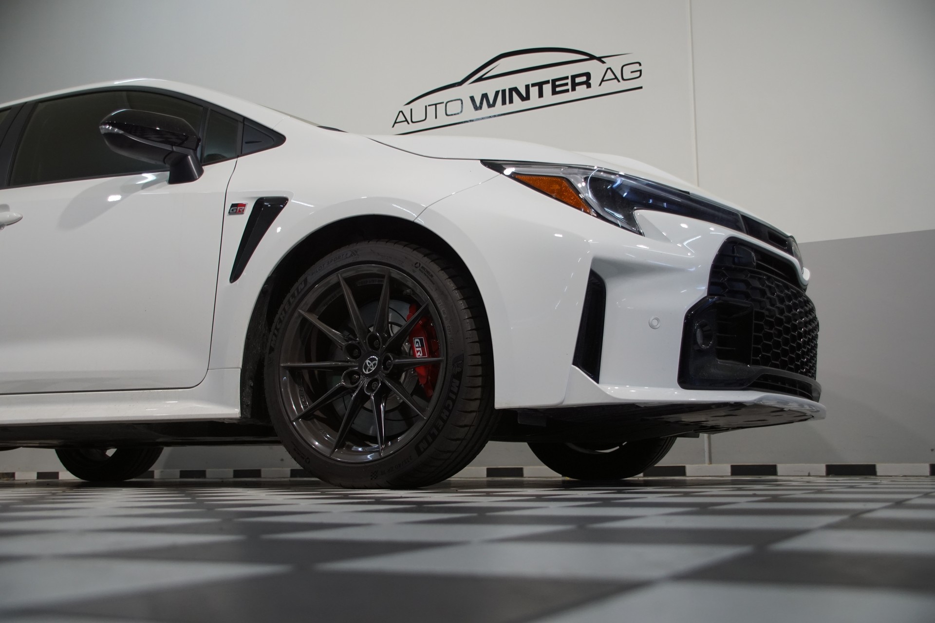 TOYOTA GR Corolla Circuit Edition-showroom-element-1