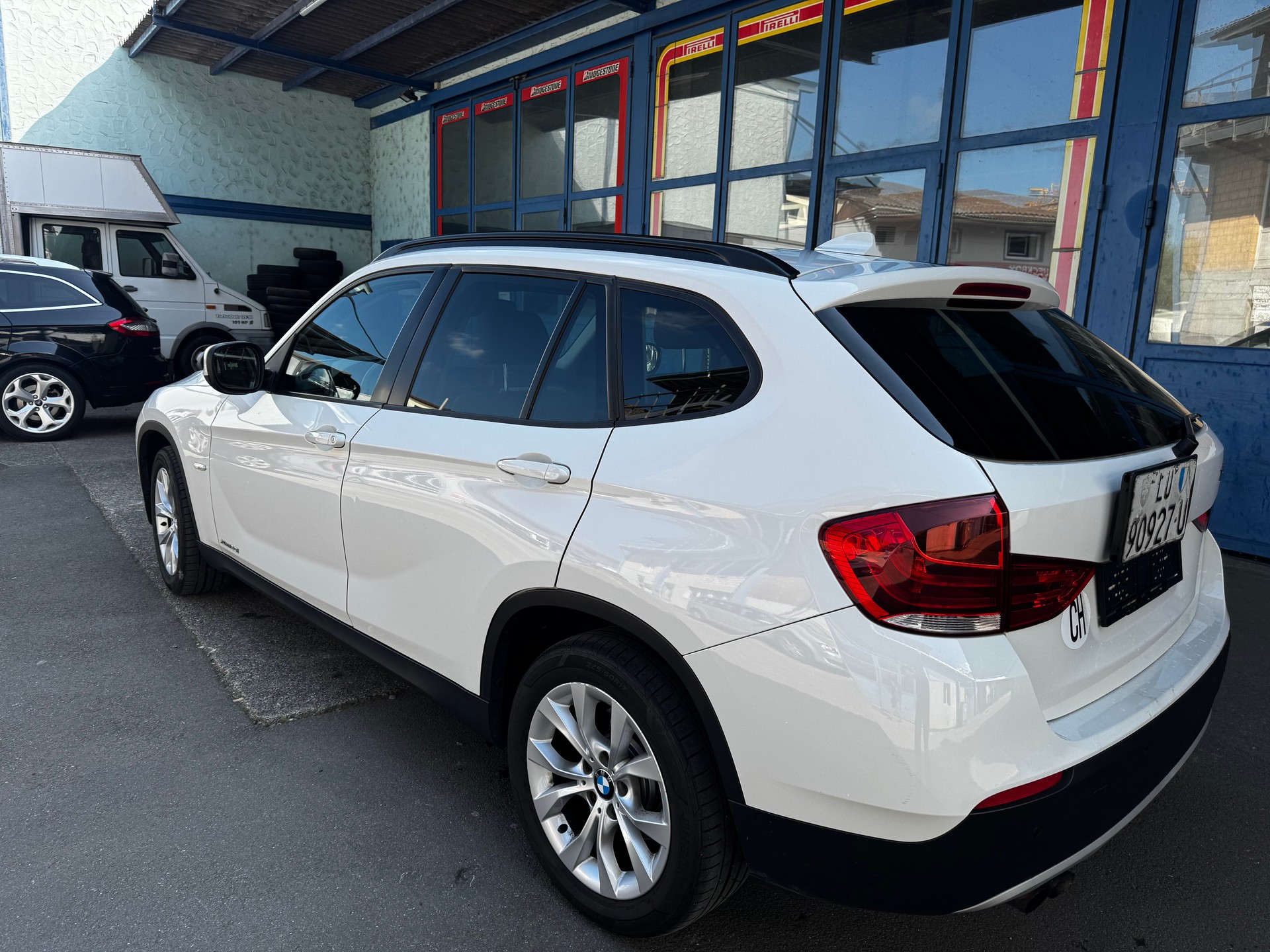 BMW X1 xDrive 20i Steptronic-image-12