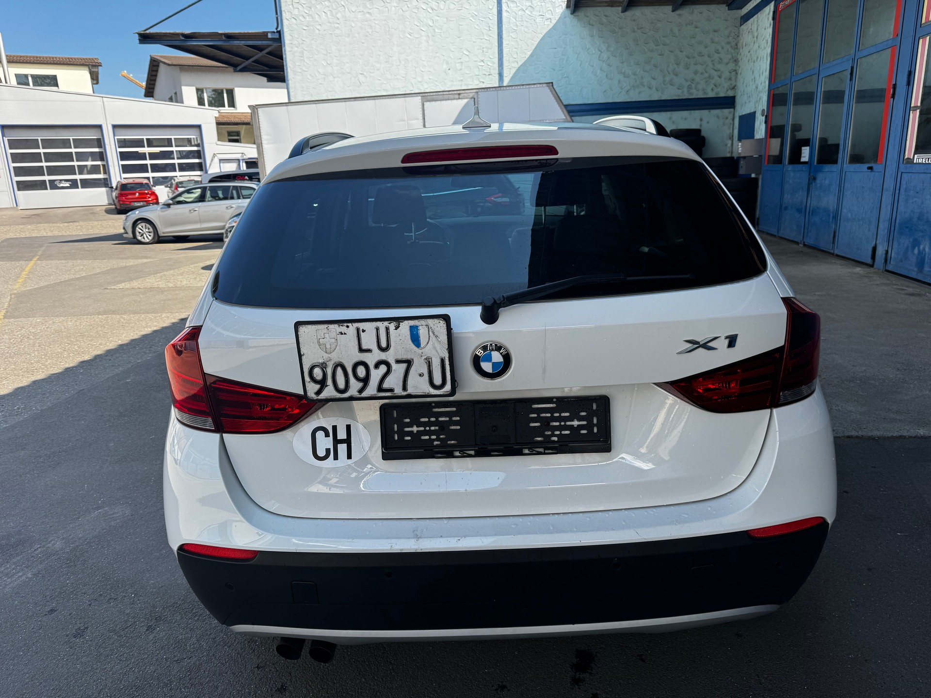 BMW X1 xDrive 20i Steptronic-image-6