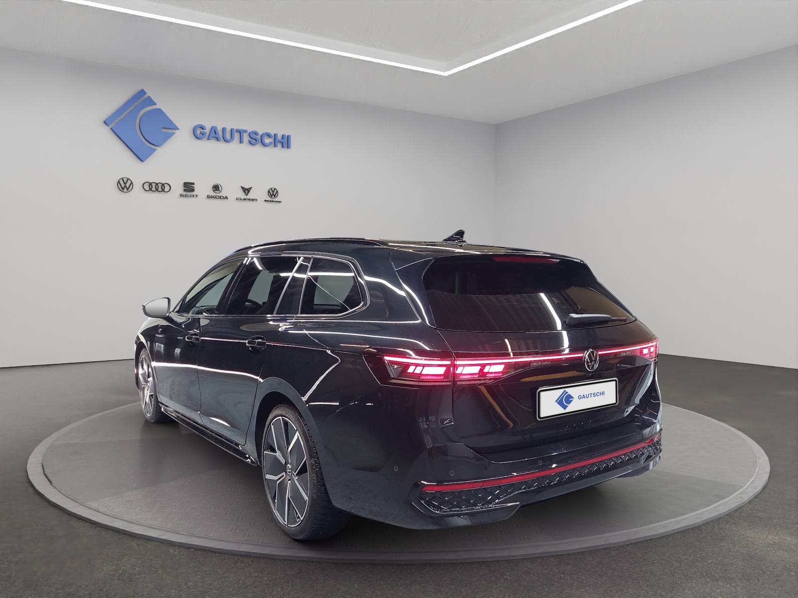 VW Passat Variant 2.0 TSI evo4 R-Line 4 Motion DSG-image-2