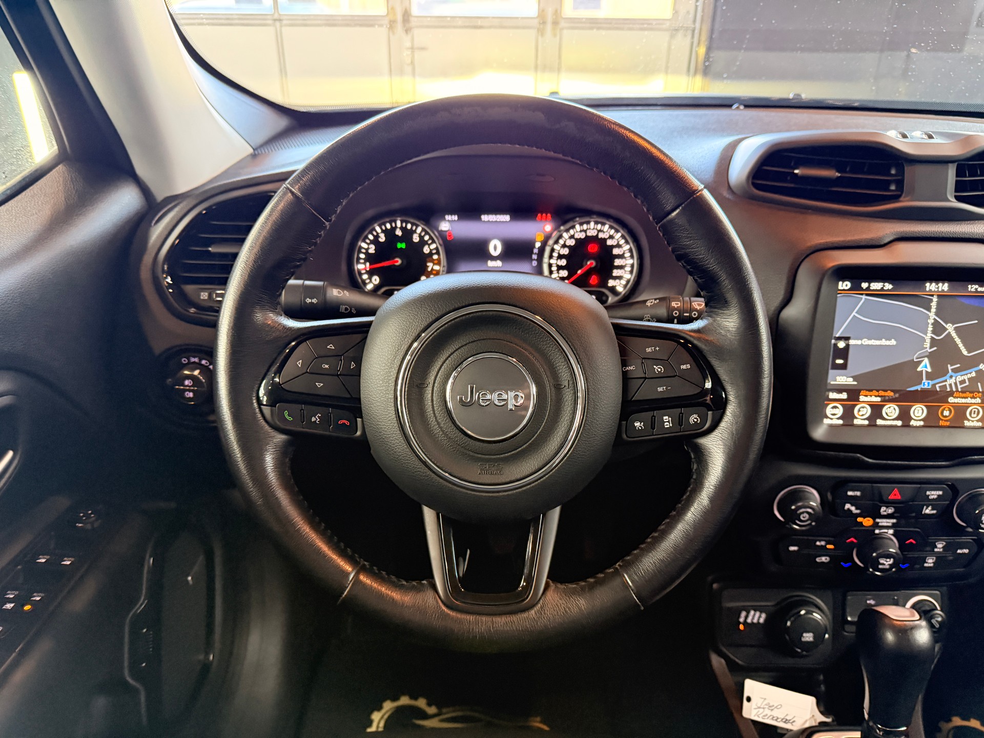 JEEP Renegade 1.3 Turbo Limited AWD-image-14