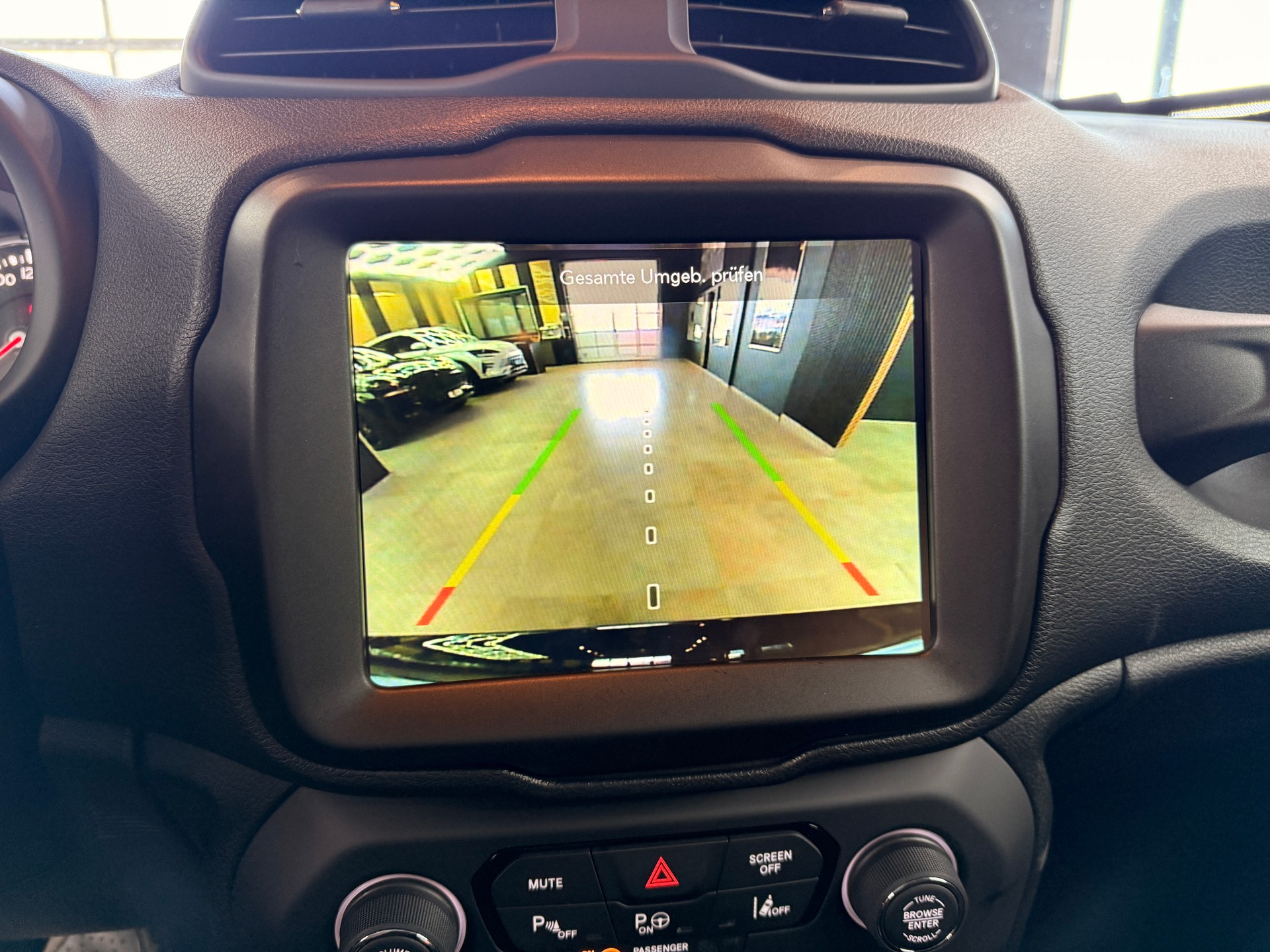 JEEP Renegade 1.3 Turbo Limited AWD-image-17