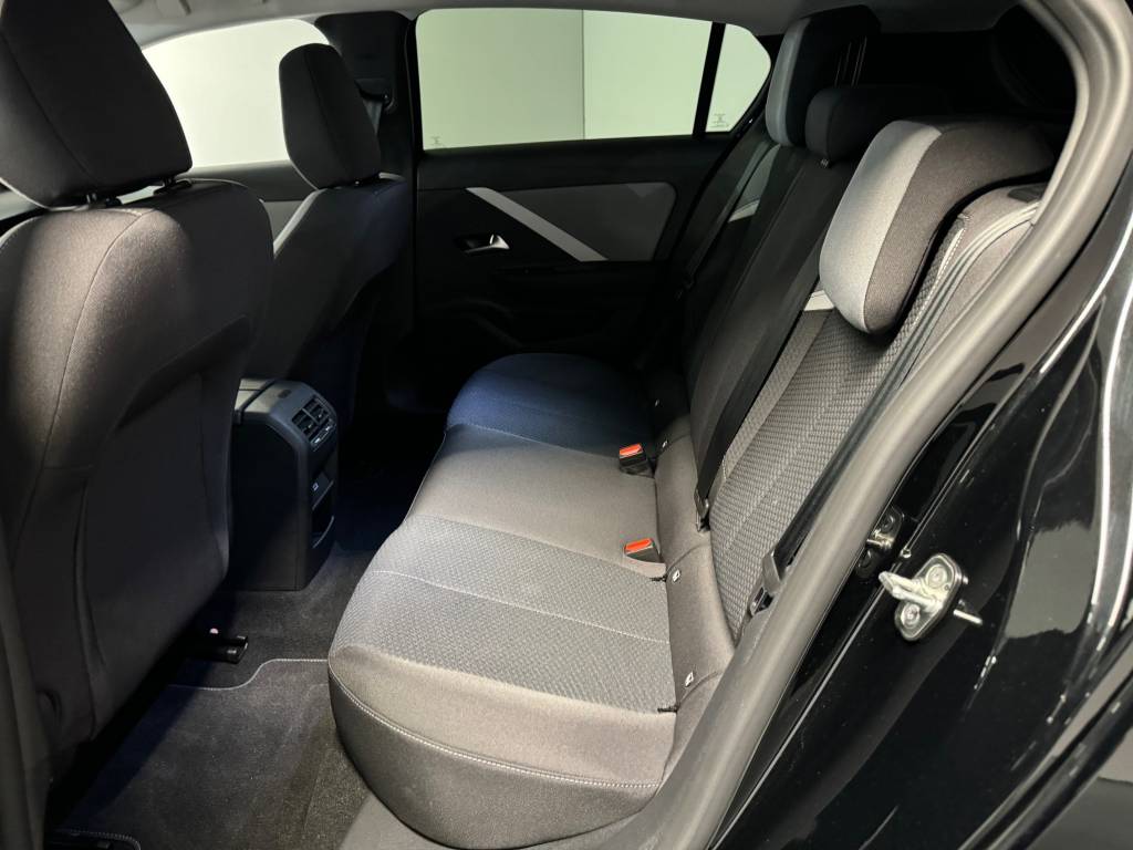 OPEL Astra 1.6 PHEV Turbo Swiss A-image-8