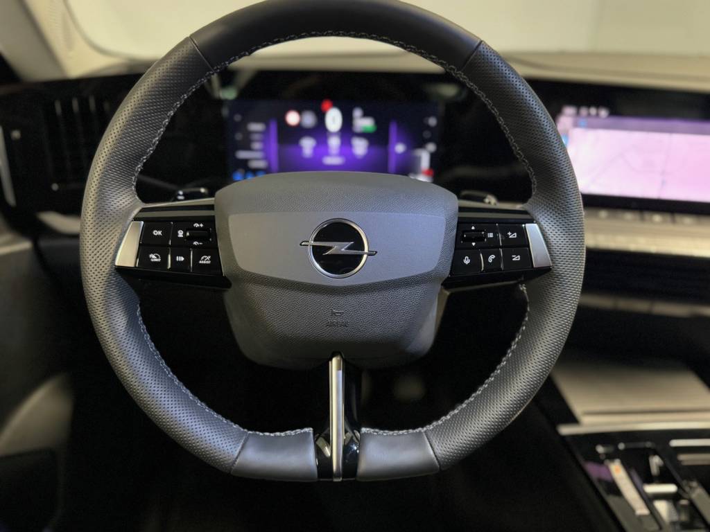 OPEL Astra 1.6 PHEV Turbo Swiss A-image-13