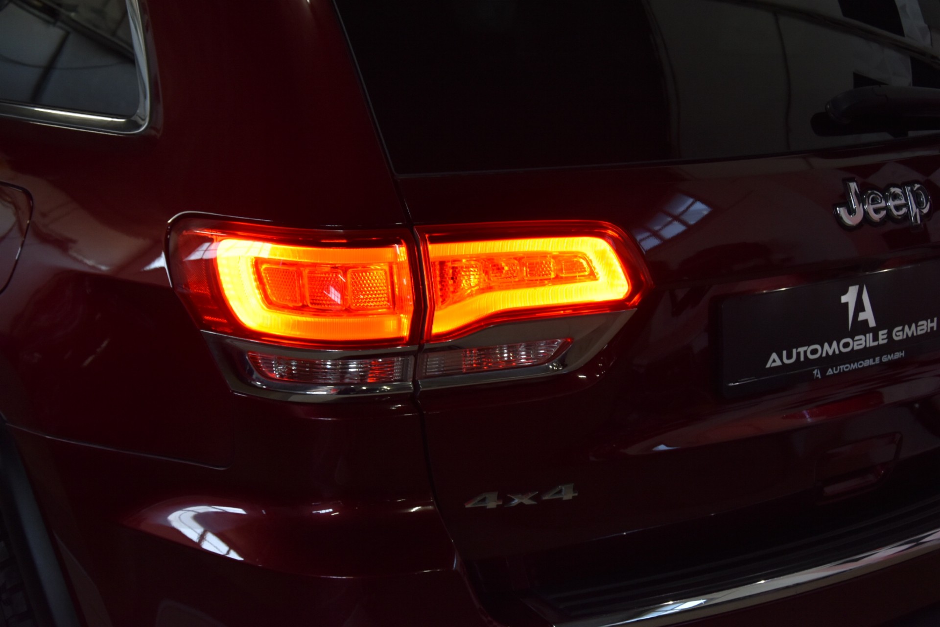 JEEP Grand Cherokee 3.0 CRD Limited Automatic-image-4