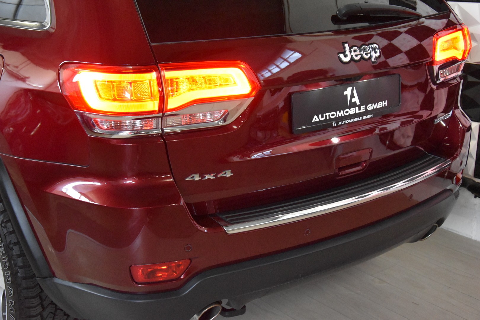 JEEP Grand Cherokee 3.0 CRD Limited Automatic-image-5