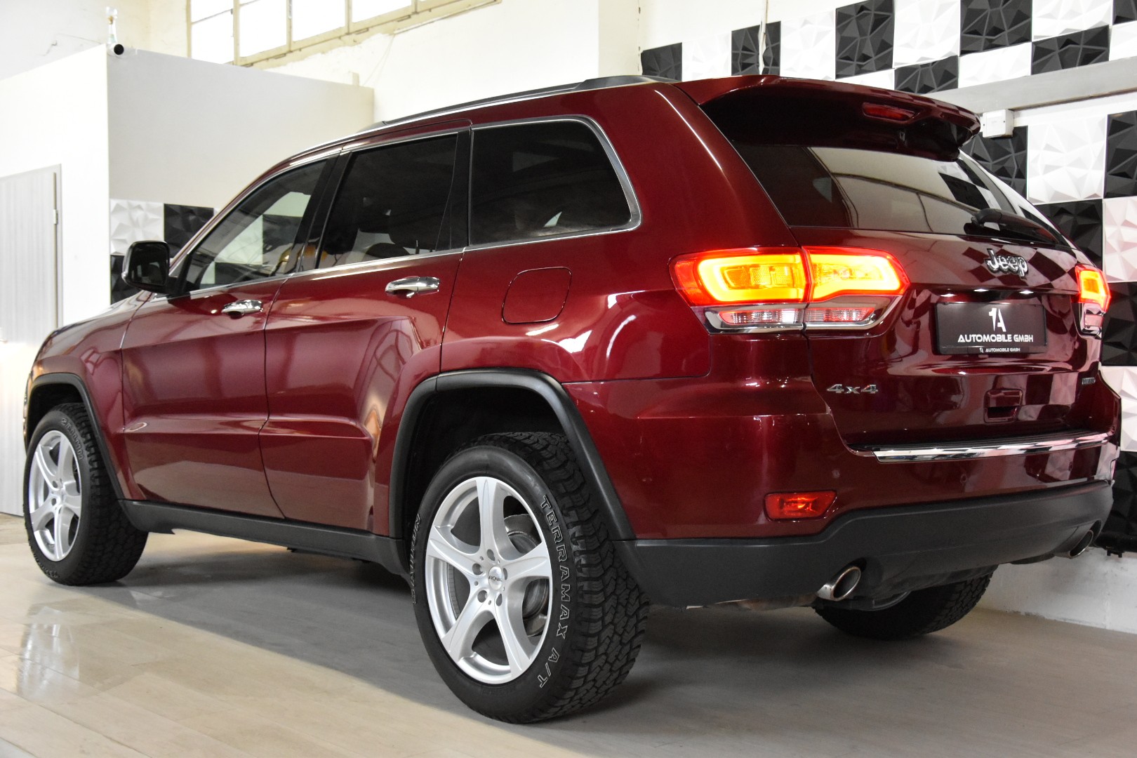 JEEP Grand Cherokee 3.0 CRD Limited Automatic-image-6