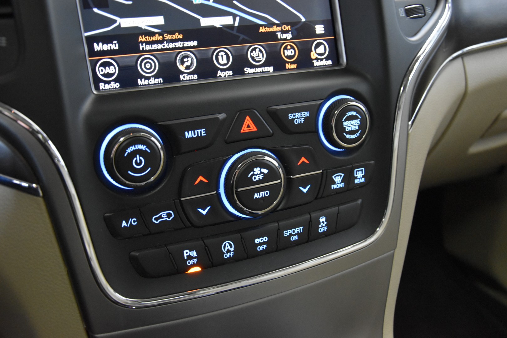 JEEP Grand Cherokee 3.0 CRD Limited Automatic-image-16