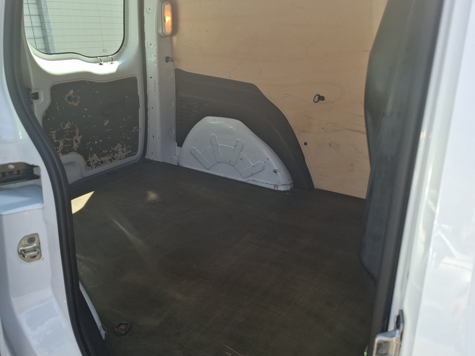 RENAULT Kangoo Medium dCi 90 ENERGY Business // Anhängerkupplung // 3-Plätzer-image-14