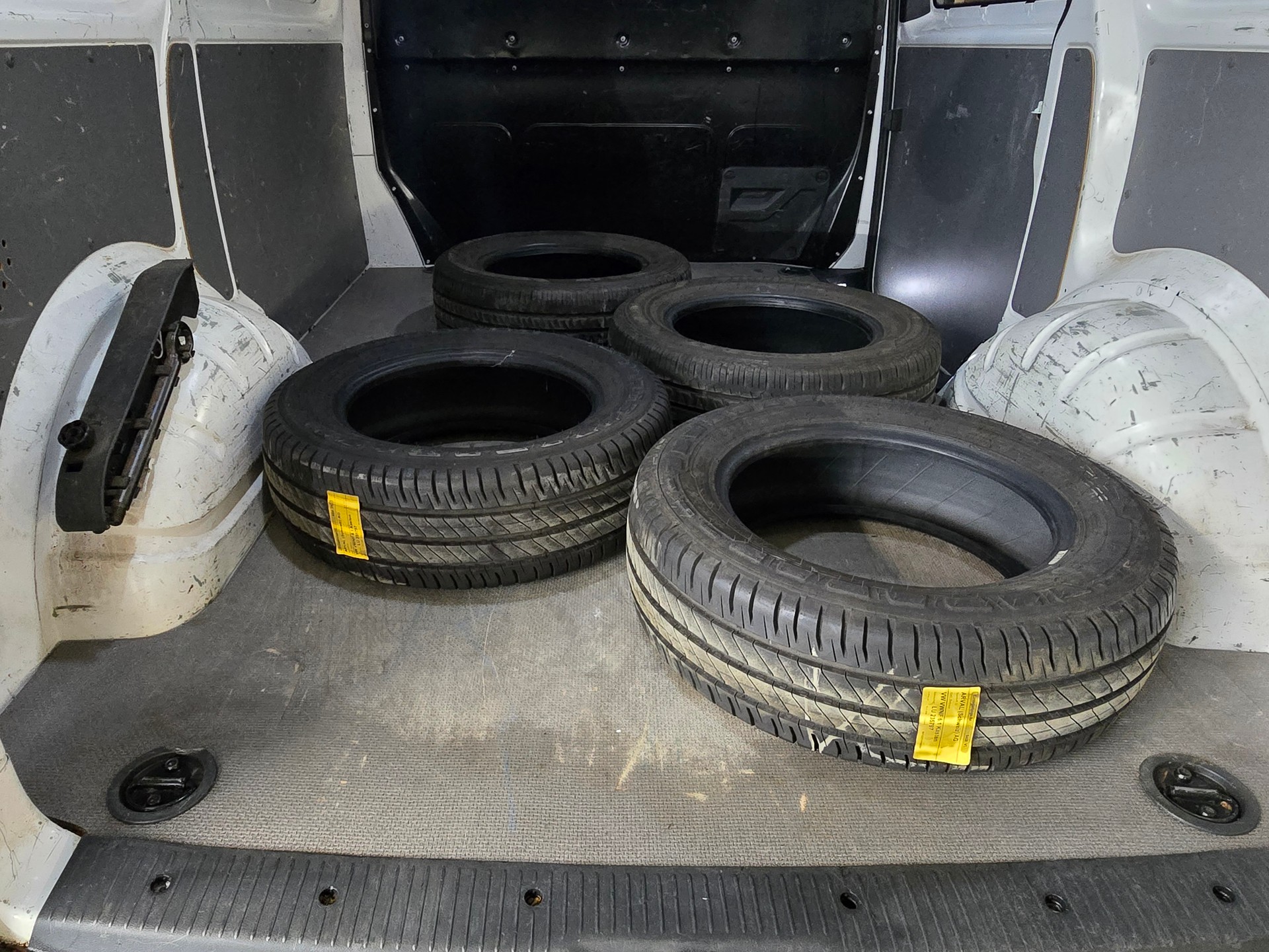 VW T6.1 2.0 TDI Entry-image-22