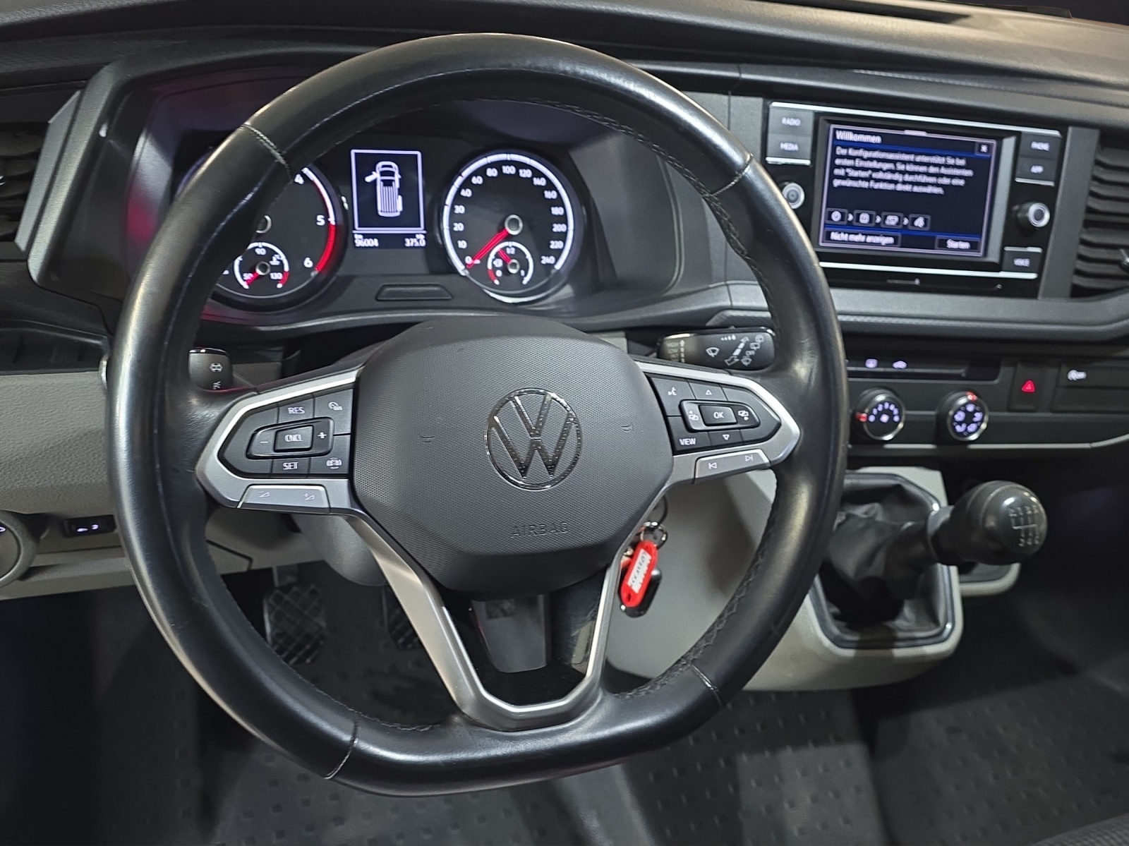 VW T6.1 2.0 TDI Entry-image-11