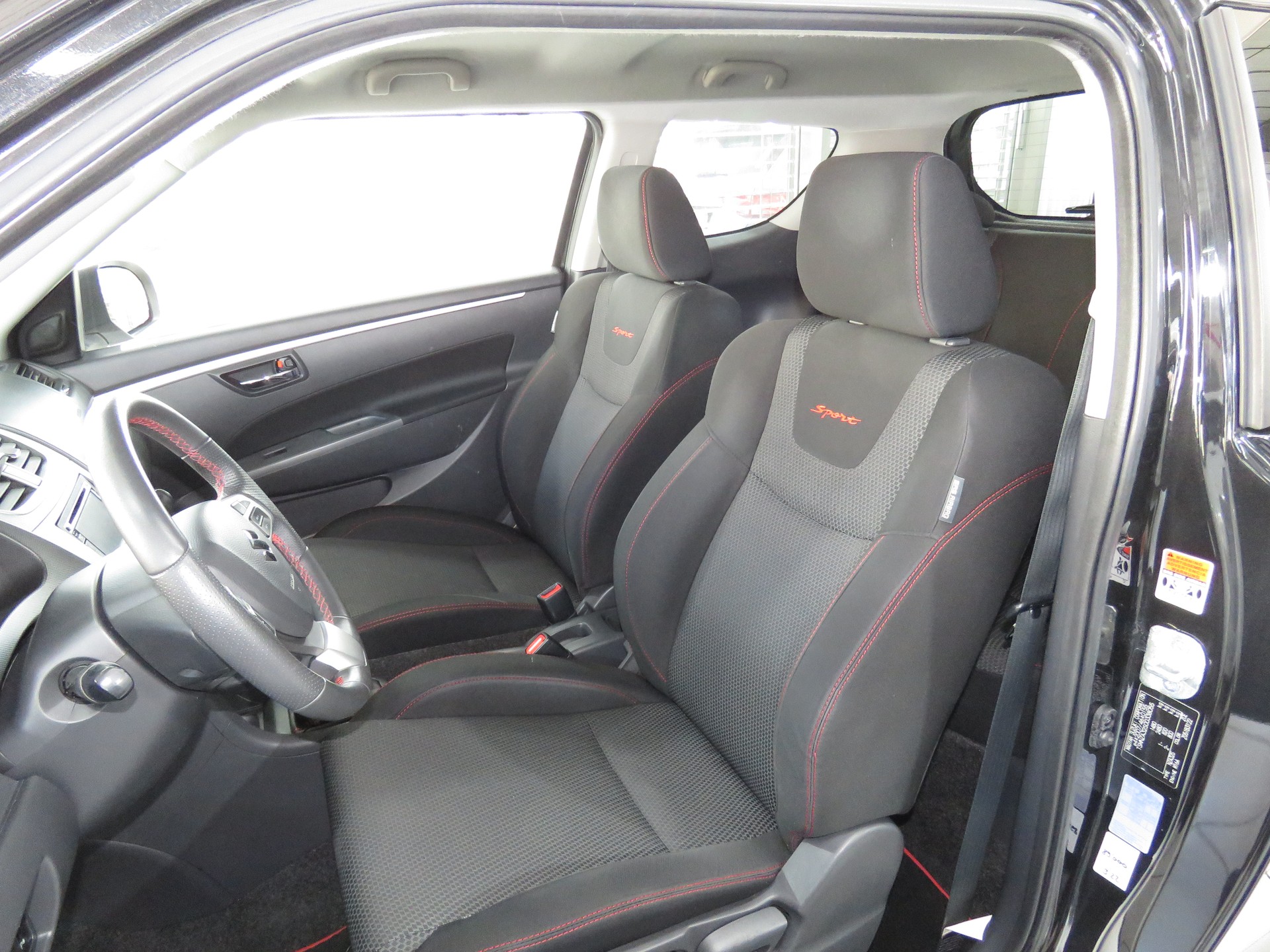 SUZUKI Swift 1.6i 16V Sport Sergio Cellano-image-7