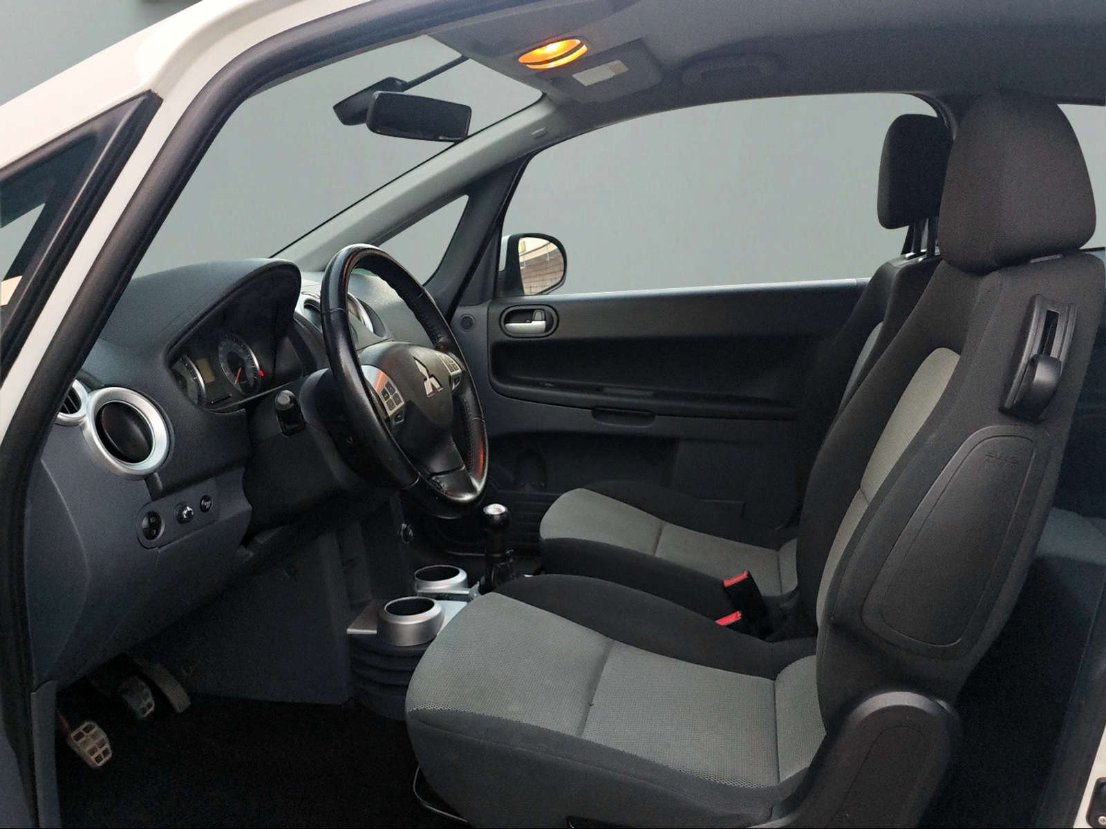 MITSUBISHI Colt 1.3 16V Jubilé35 ClearTec-image-8