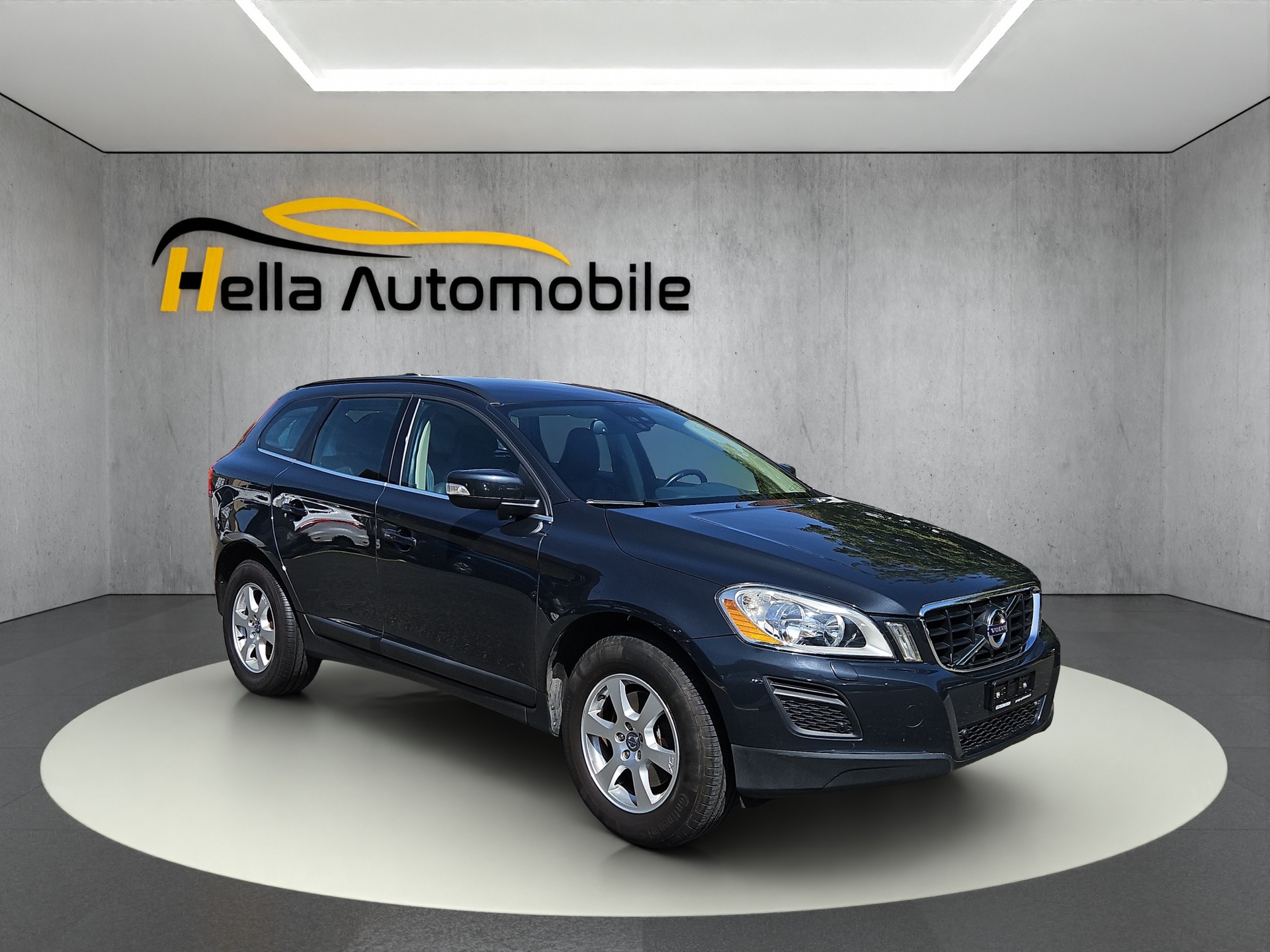 VOLVO XC60 2.0T Momentum Powershift-image-0