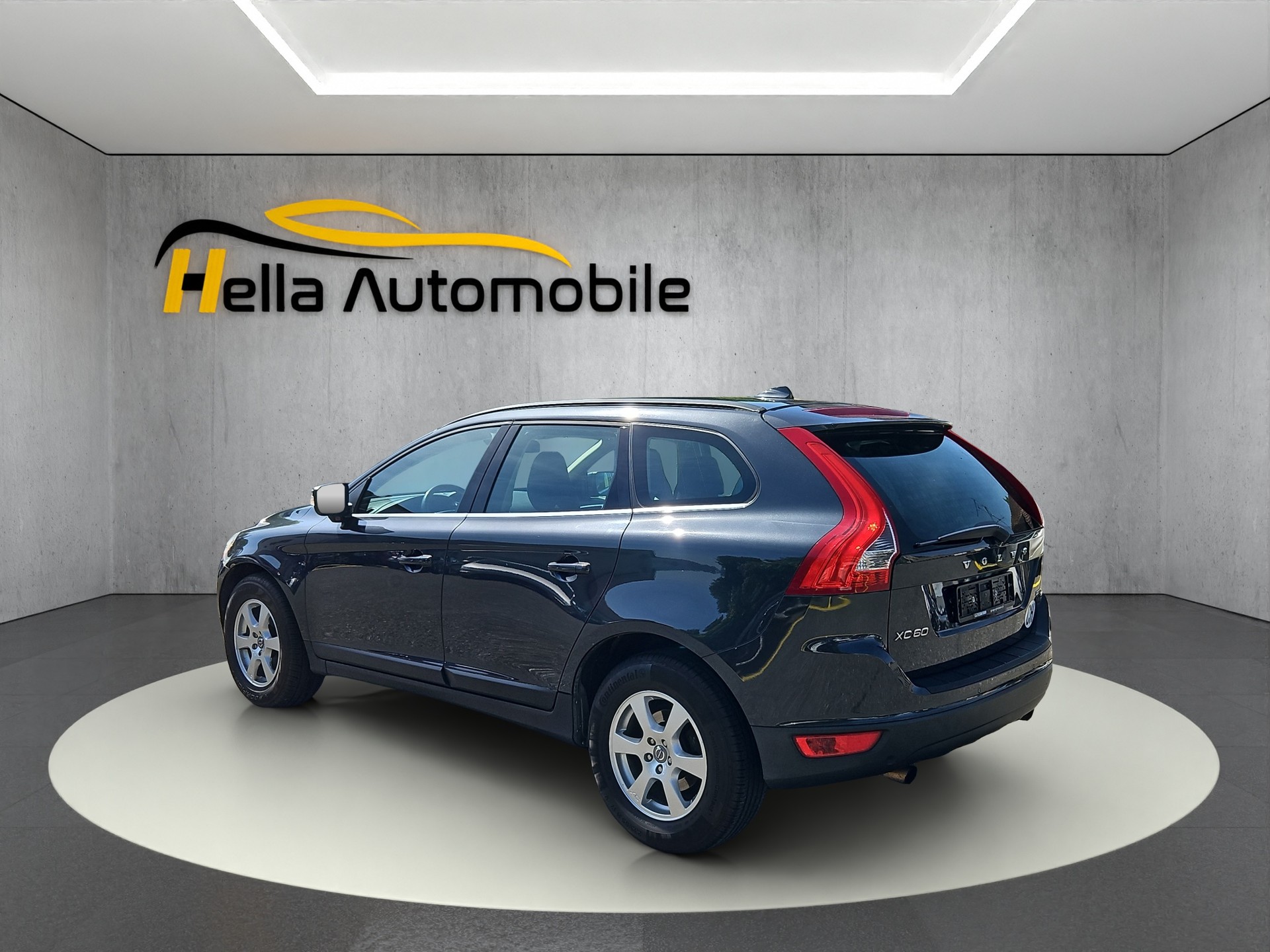 VOLVO XC60 2.0T Momentum Powershift-image-1