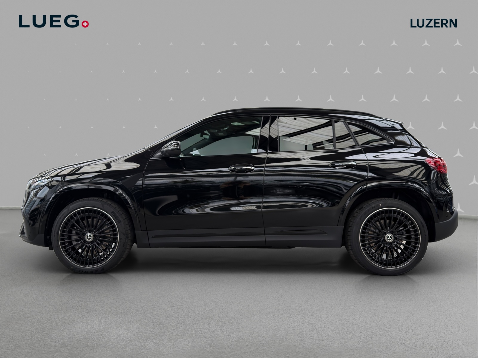 MERCEDES-BENZ EQA 300 66,5kWh 4Matic Excellence-image-1