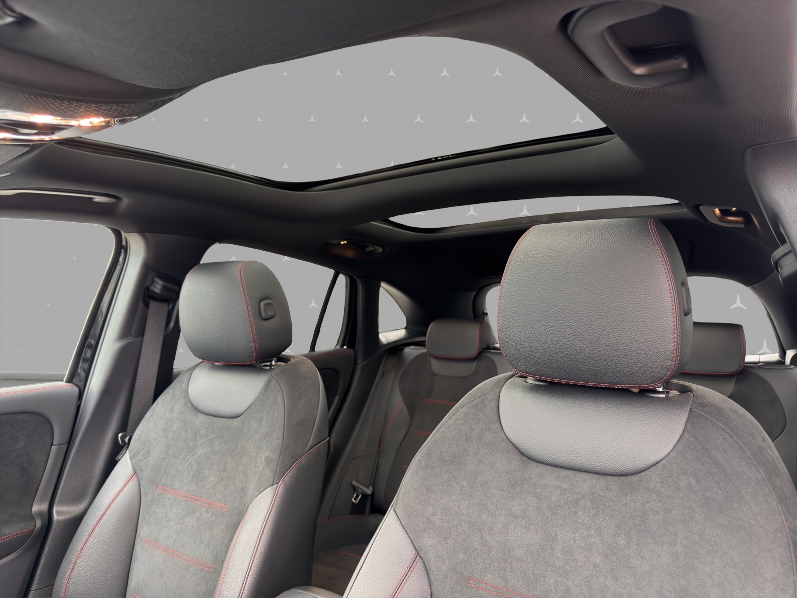 MERCEDES-BENZ EQA 300 66,5kWh 4Matic Excellence-image-8