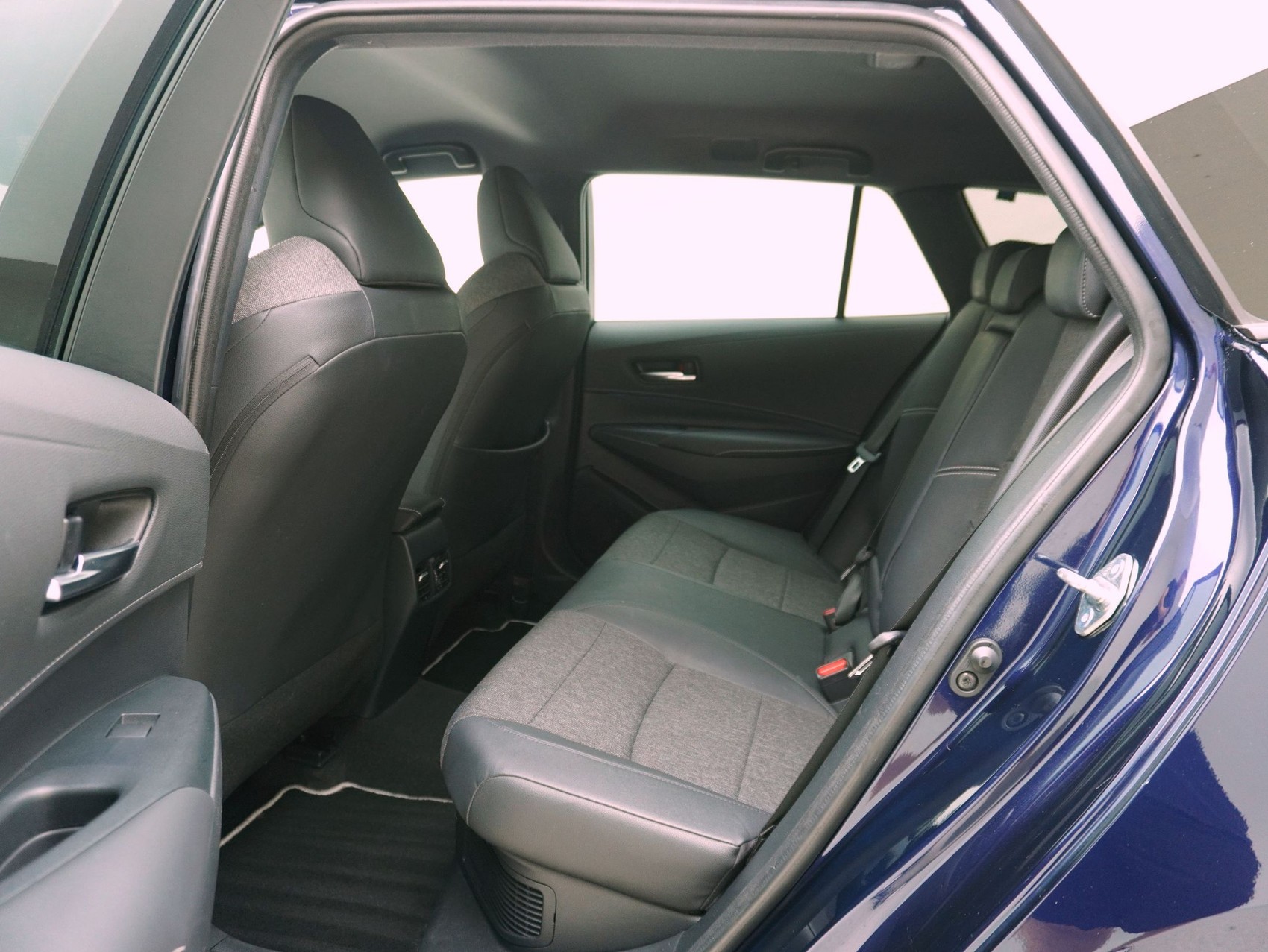 TOYOTA Corolla Touring Sports 2.0 HSD Trend-image-10