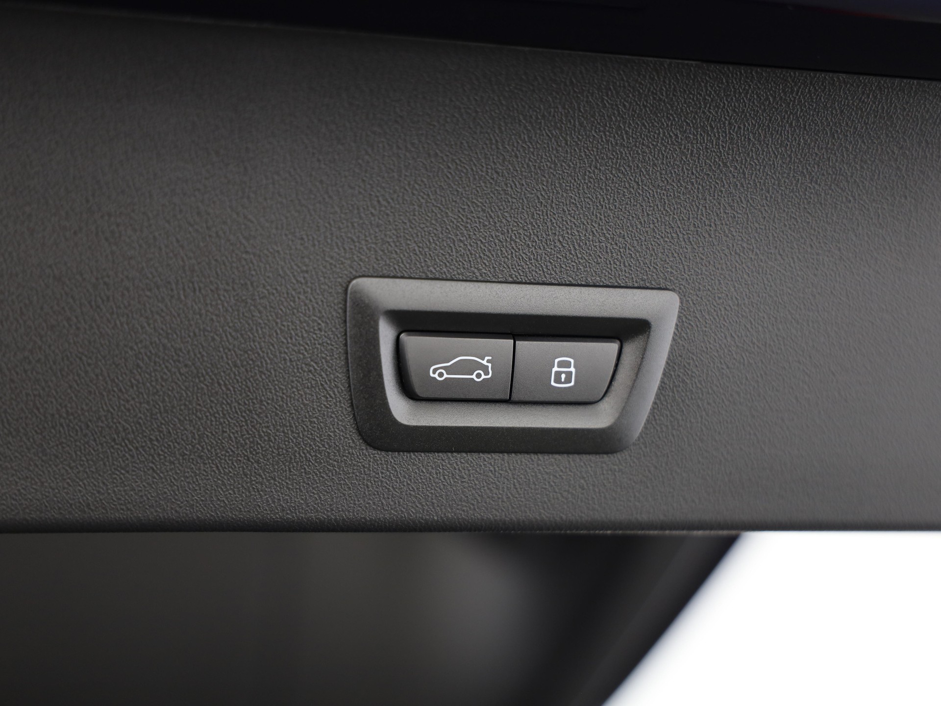 BMW X3 M50i-image-9