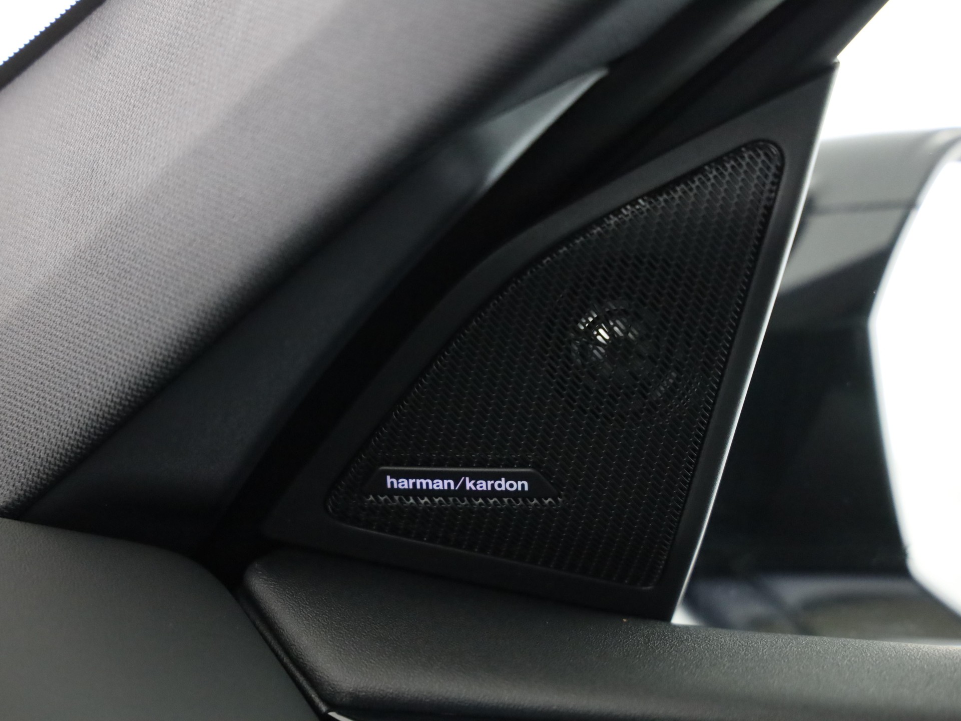 BMW X3 M50i-image-19