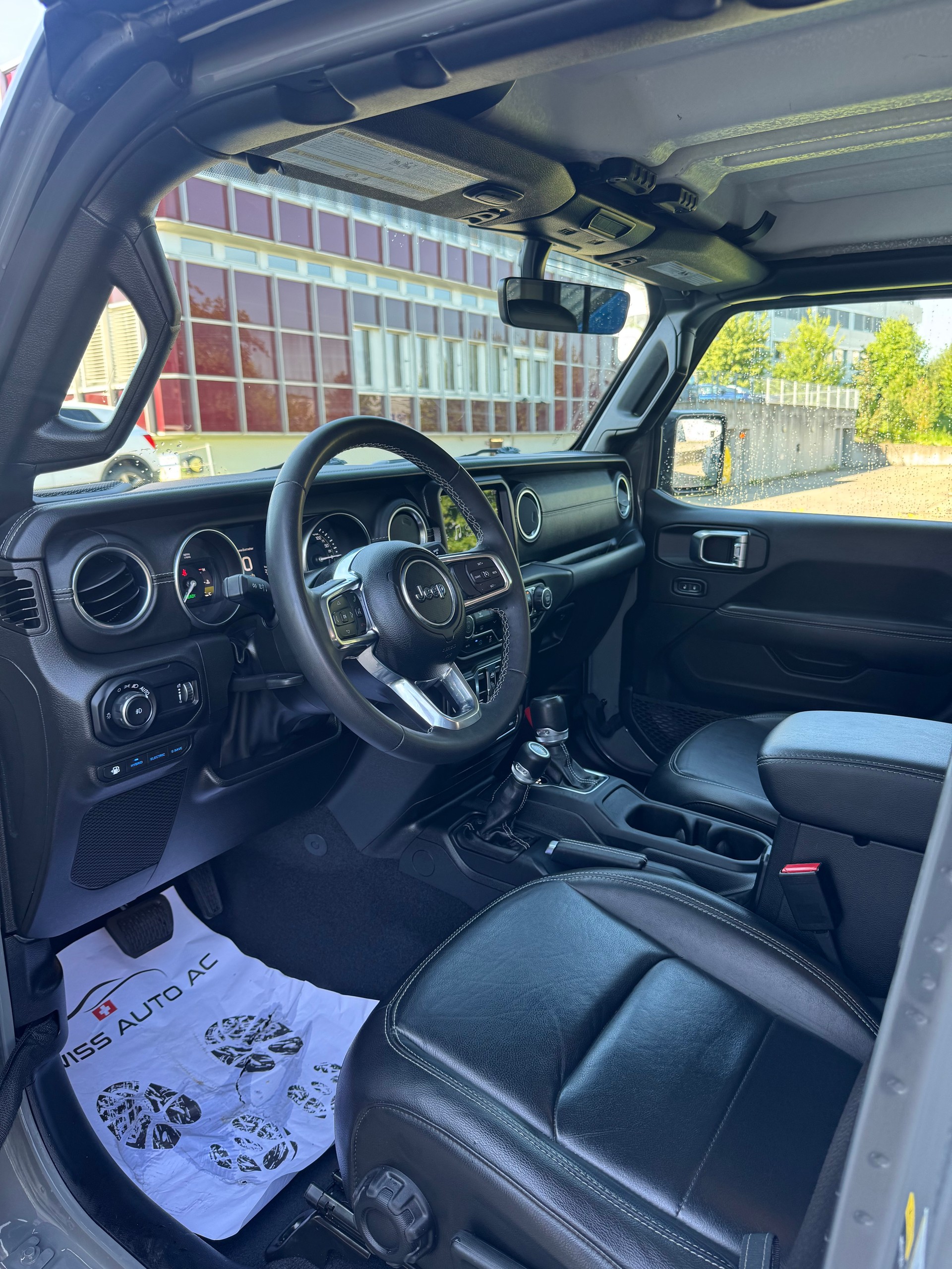 JEEP 2.0 Turbo Sahara Unlimited 4xe-image-2