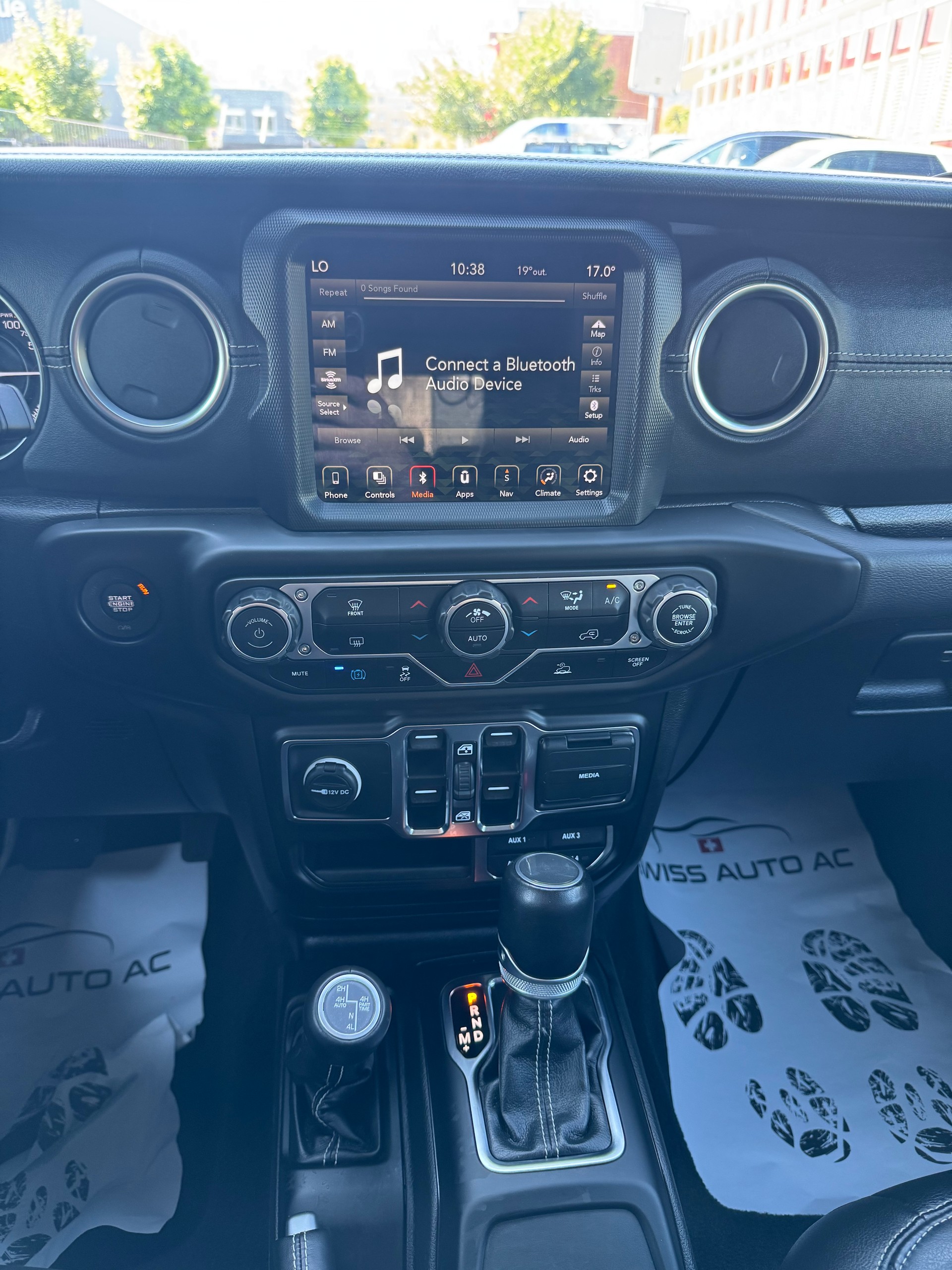 JEEP 2.0 Turbo Sahara Unlimited 4xe-image-4