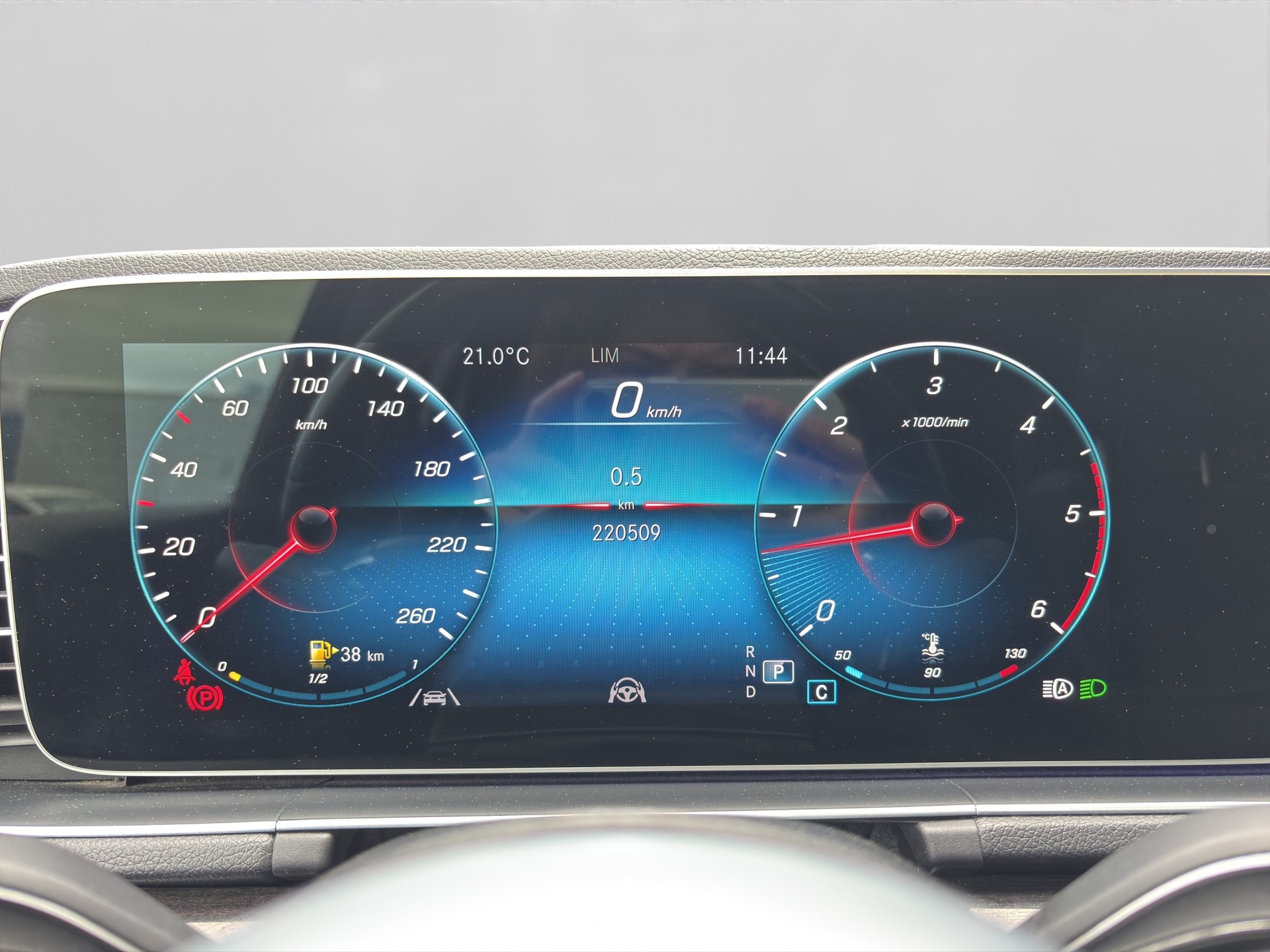 MERCEDES-BENZ AMG 400 D 4 MATIC-image-10