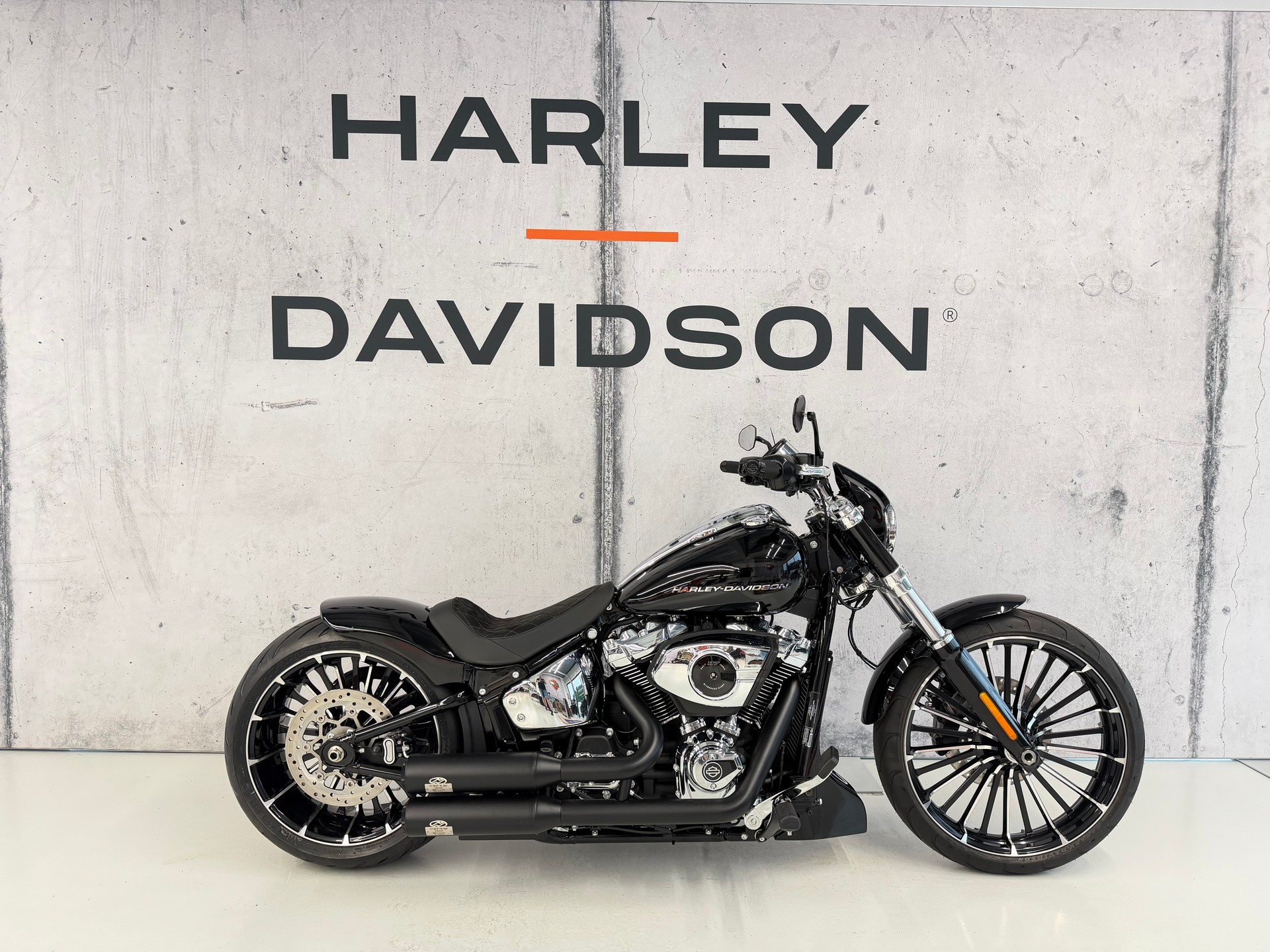 HARLEY-DAVIDSON FXBR Breakout 117