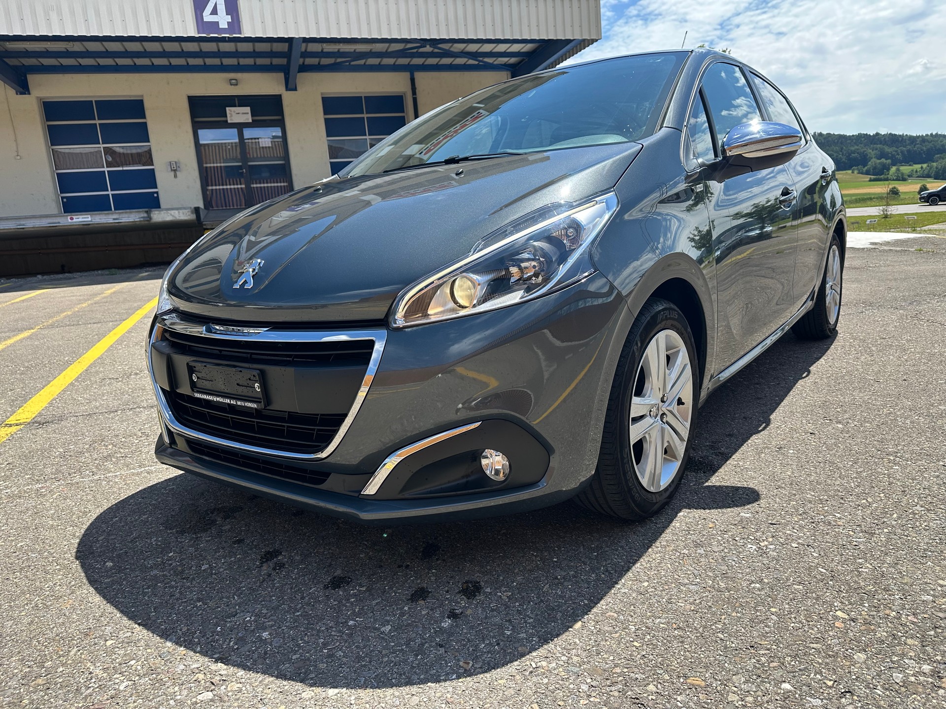 PEUGEOT 208 1.2 PureTech Style-image-0
