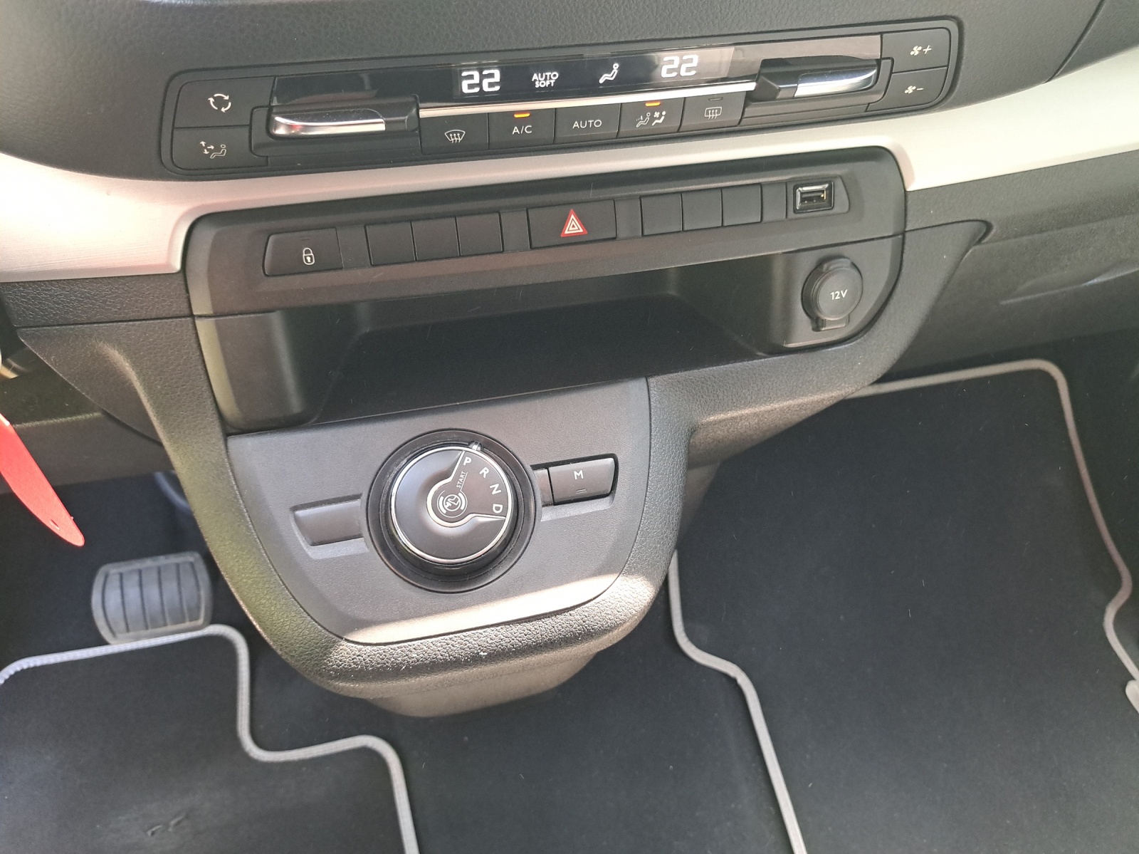 CITROEN Spacetourer M 2.0 BlueHDi 180-image-12