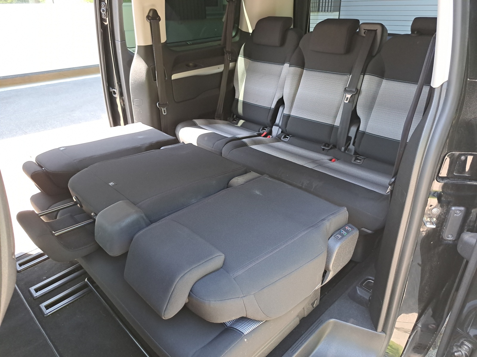 CITROEN Spacetourer M 2.0 BlueHDi 180-image-18