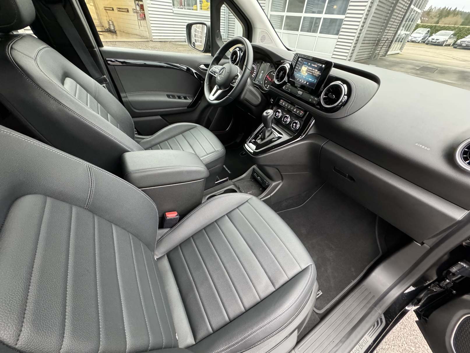 MERCEDES-BENZ T 180d Progressive Van S-image-7