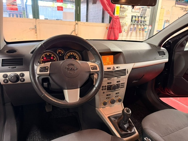 OPEL Astra 1.7 CDTi Enjoy-image-9