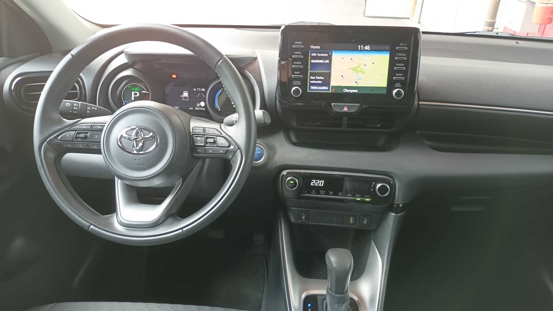 TOYOTA Yaris 1.5 Team Deutschland e-CVT-image-9