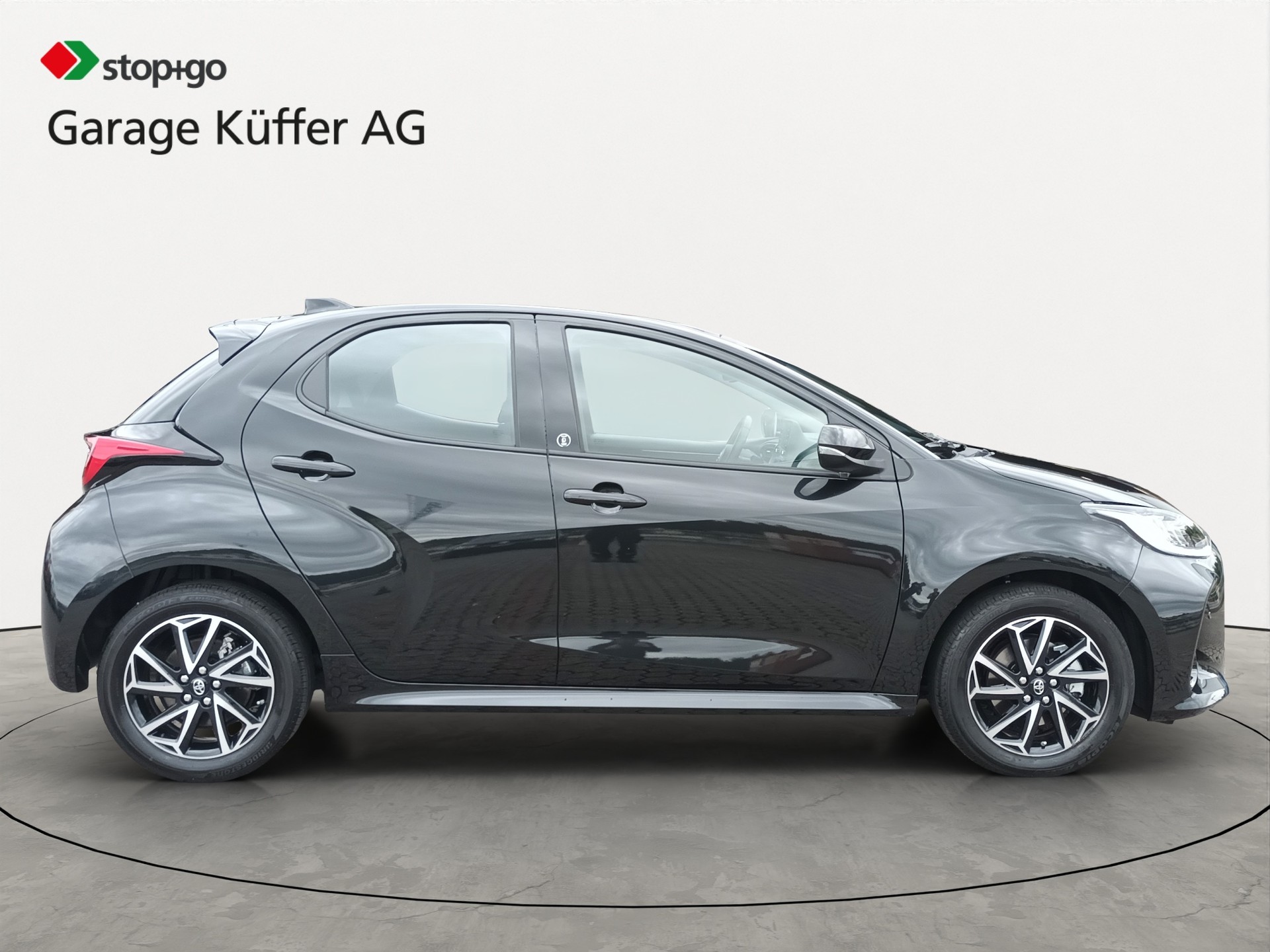 TOYOTA Yaris 1.5 Team Deutschland e-CVT-image-3