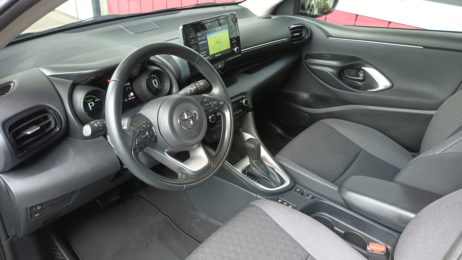 TOYOTA Yaris 1.5 Team Deutschland e-CVT-image-8