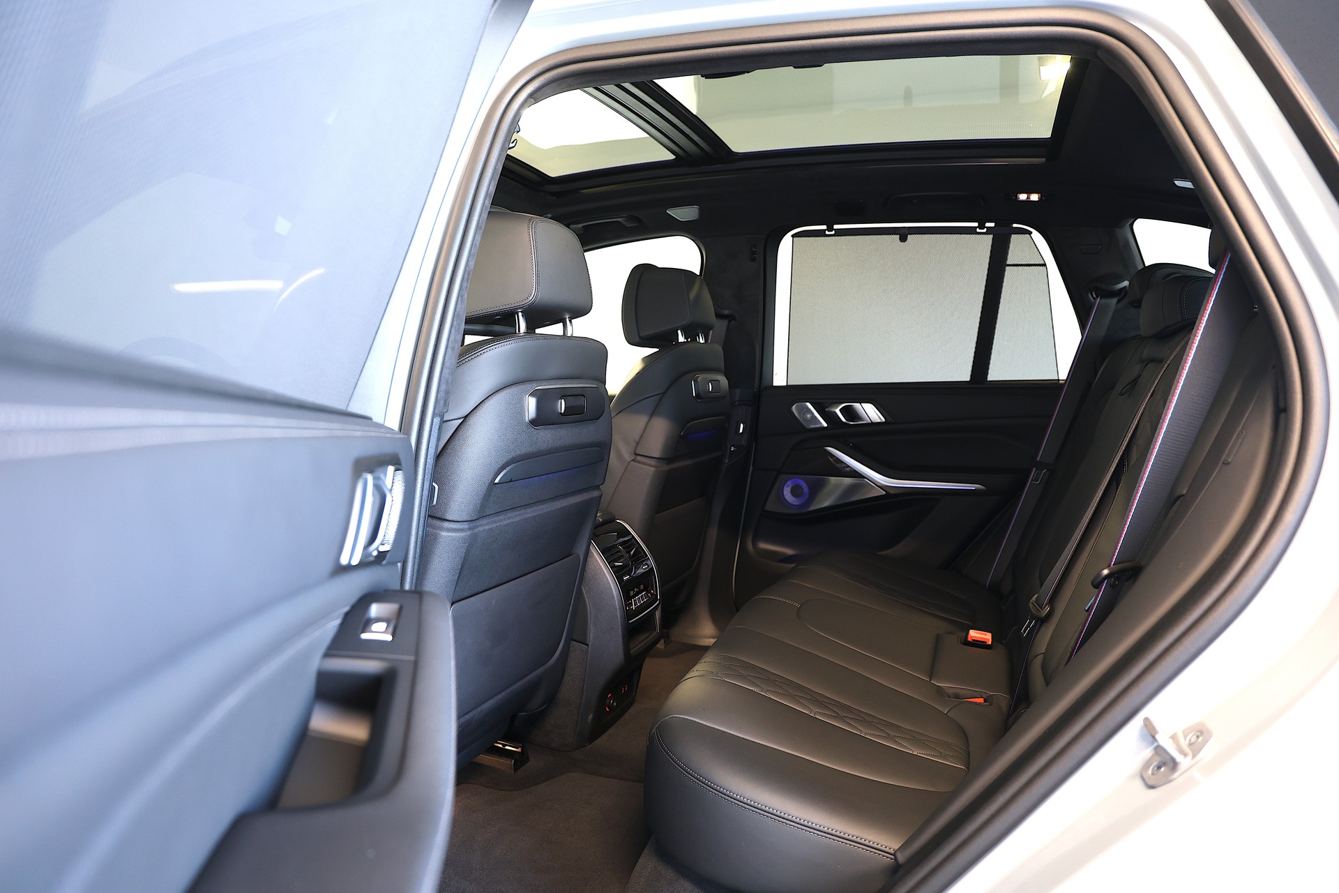 BMW X5 xDrive 48V 40d M Sport Pro *VOLLAUSSTATTUNG* *CH-FZ* *B&W Sound* *Carbon* Steptronic-image-17