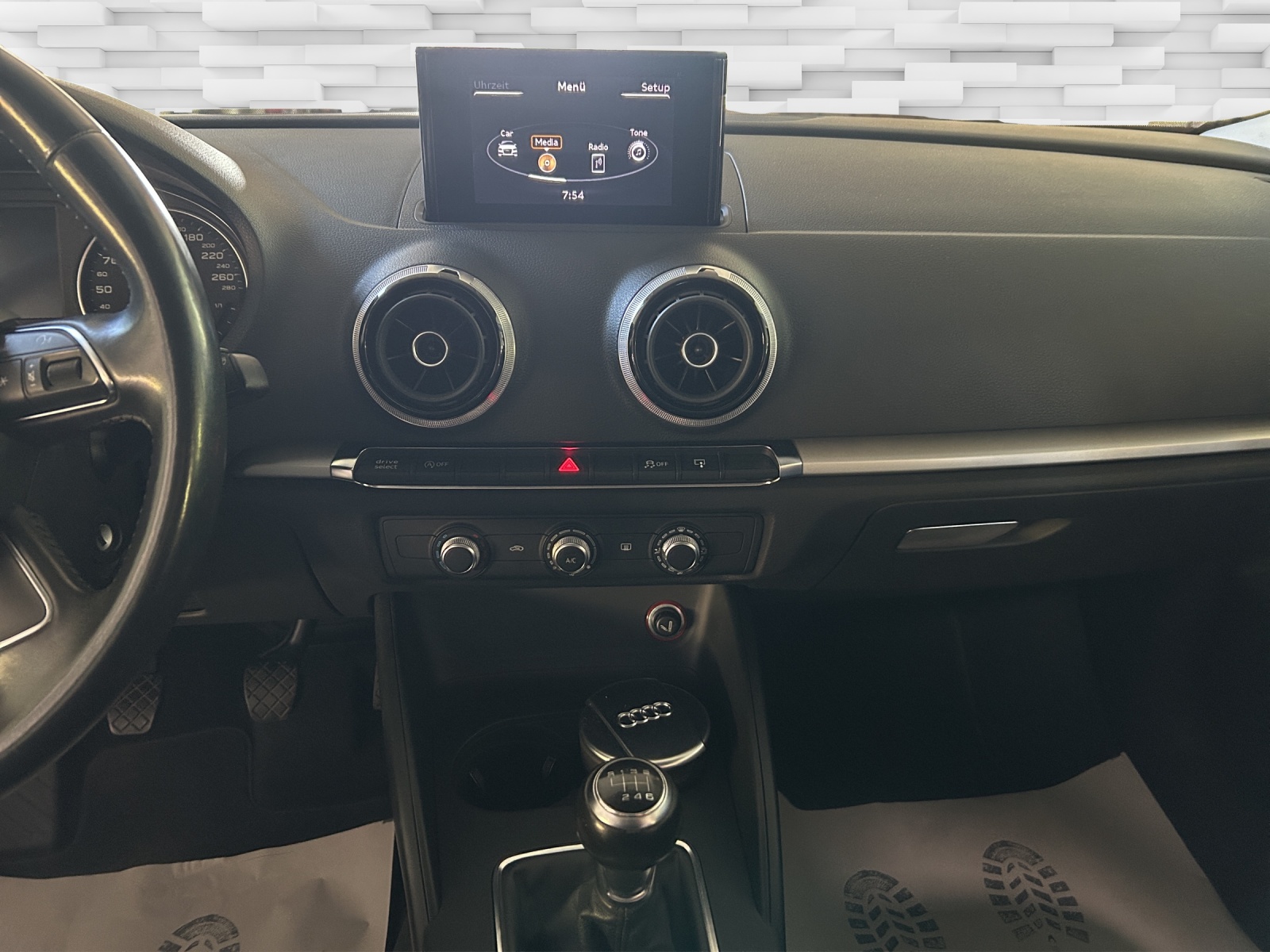 AUDI A3 Sportback 1.4 TFSI Ambiente-image-11