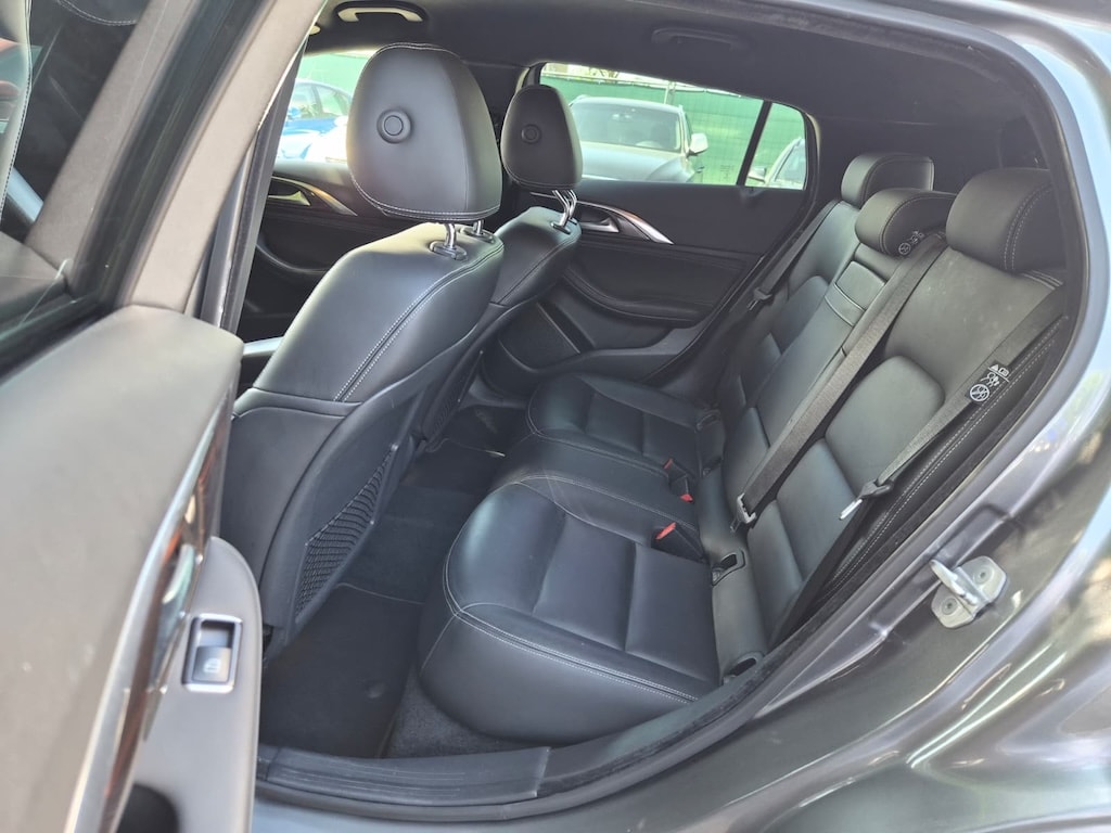 INFINITI Q30 2.2d Premium AWD DCT-image-10