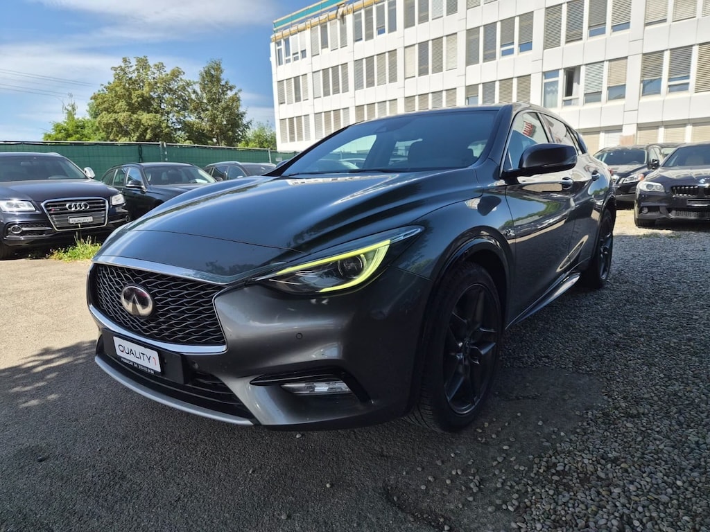 INFINITI Q30 2.2d Premium AWD DCT-image-2