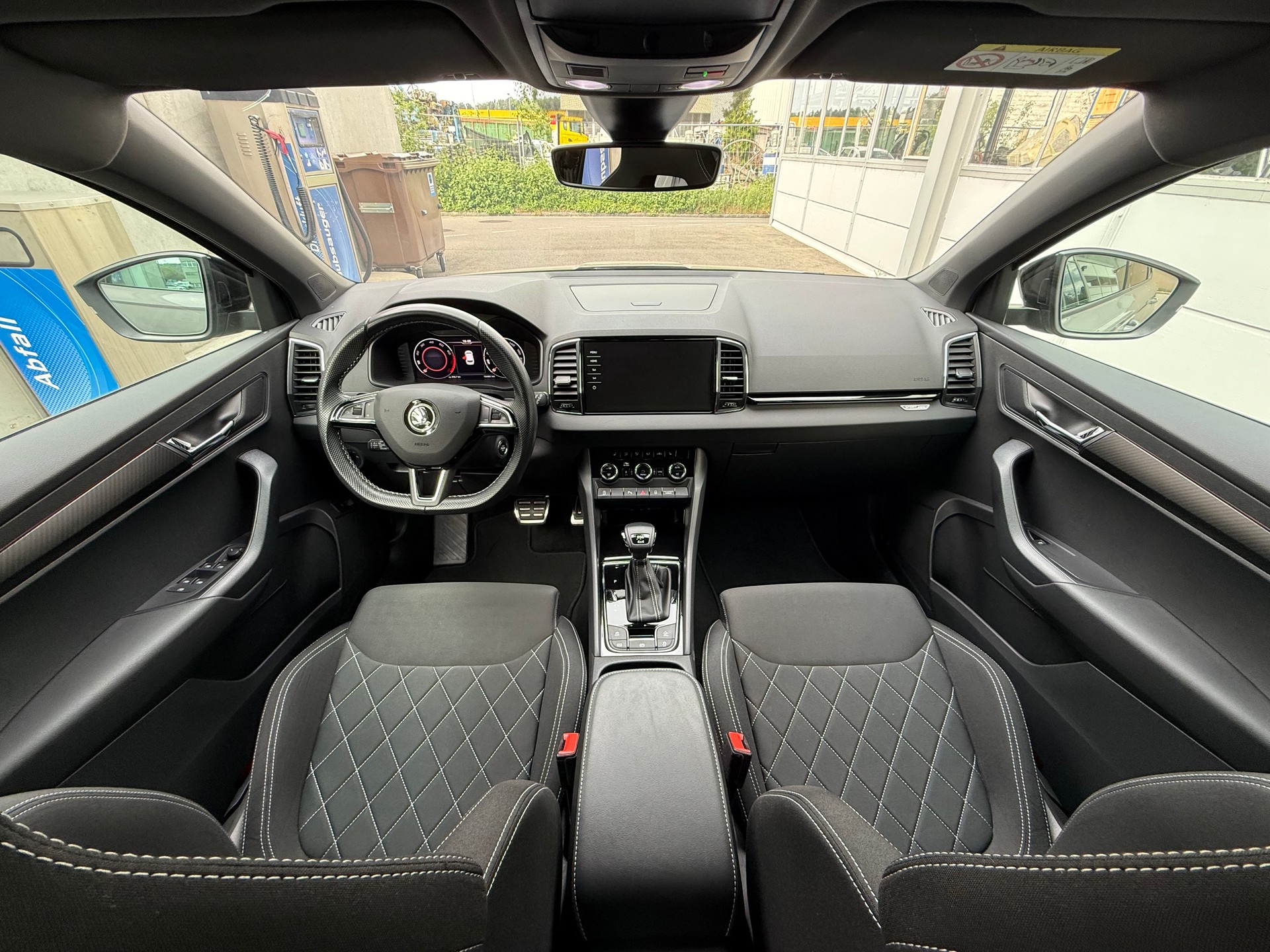 SKODA Karoq 2.0 TSI SportLine 4x4 DSG *Standheizung *Automat *Klimatisierungsautomatik *Rückfahrkamera *Start/Stop *Sitzheizung-image-8