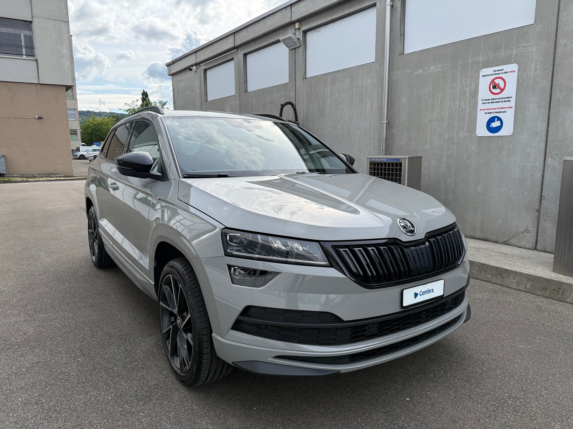 SKODA Karoq 2.0 TSI SportLine 4x4 DSG *Standheizung *Automat *Klimatisierungsautomatik *Rückfahrkamera *Start/Stop *Sitzheizung-image-1
