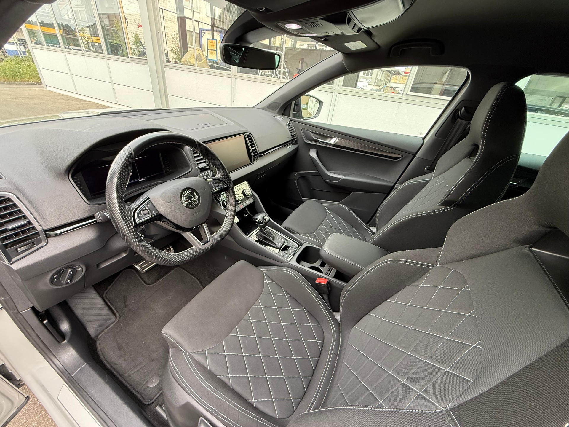 SKODA Karoq 2.0 TSI SportLine 4x4 DSG *Standheizung *Automat *Klimatisierungsautomatik *Rückfahrkamera *Start/Stop *Sitzheizung-image-7