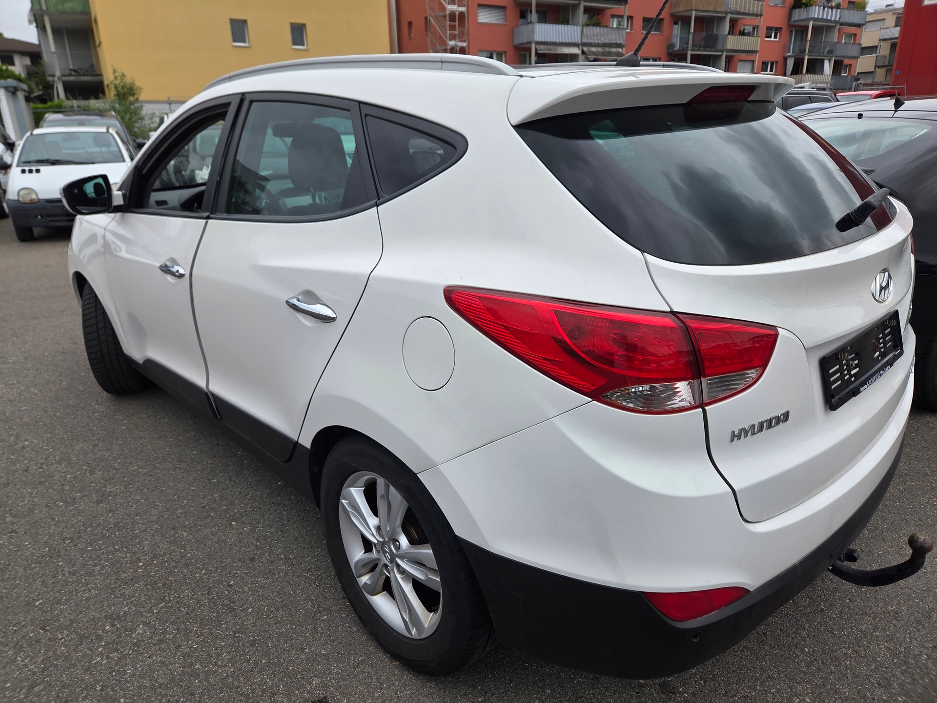 HYUNDAI iX 35 2.0 CRDi Premium 4WD Automatic-image-1