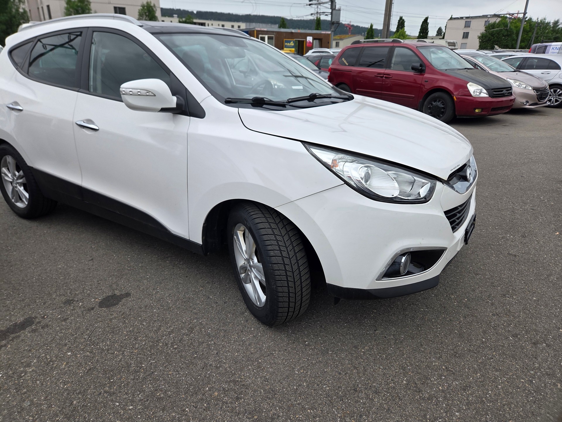 HYUNDAI iX 35 2.0 CRDi Premium 4WD Automatic-image-0