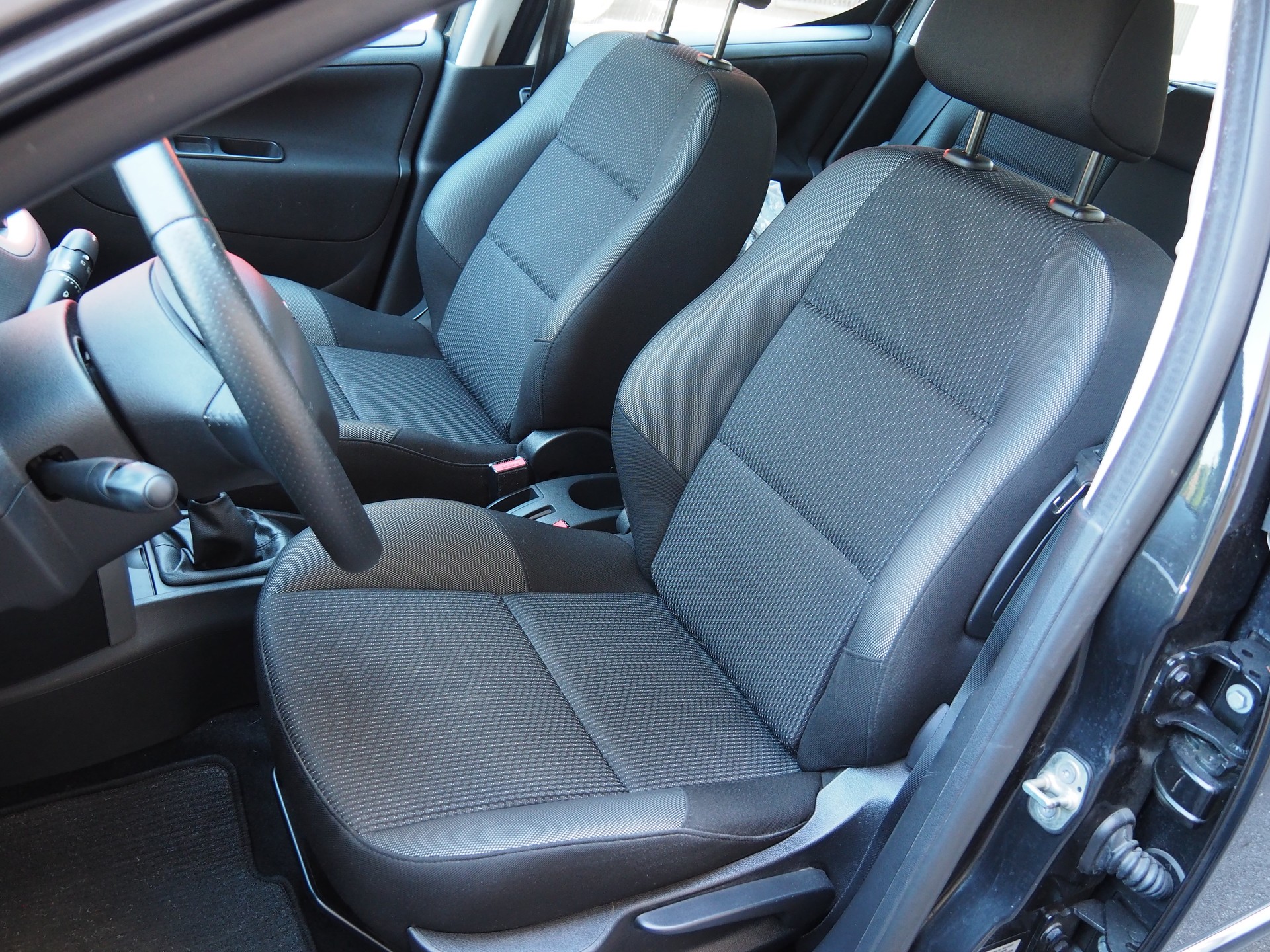 PEUGEOT 207 1.4 16V Active-image-11
