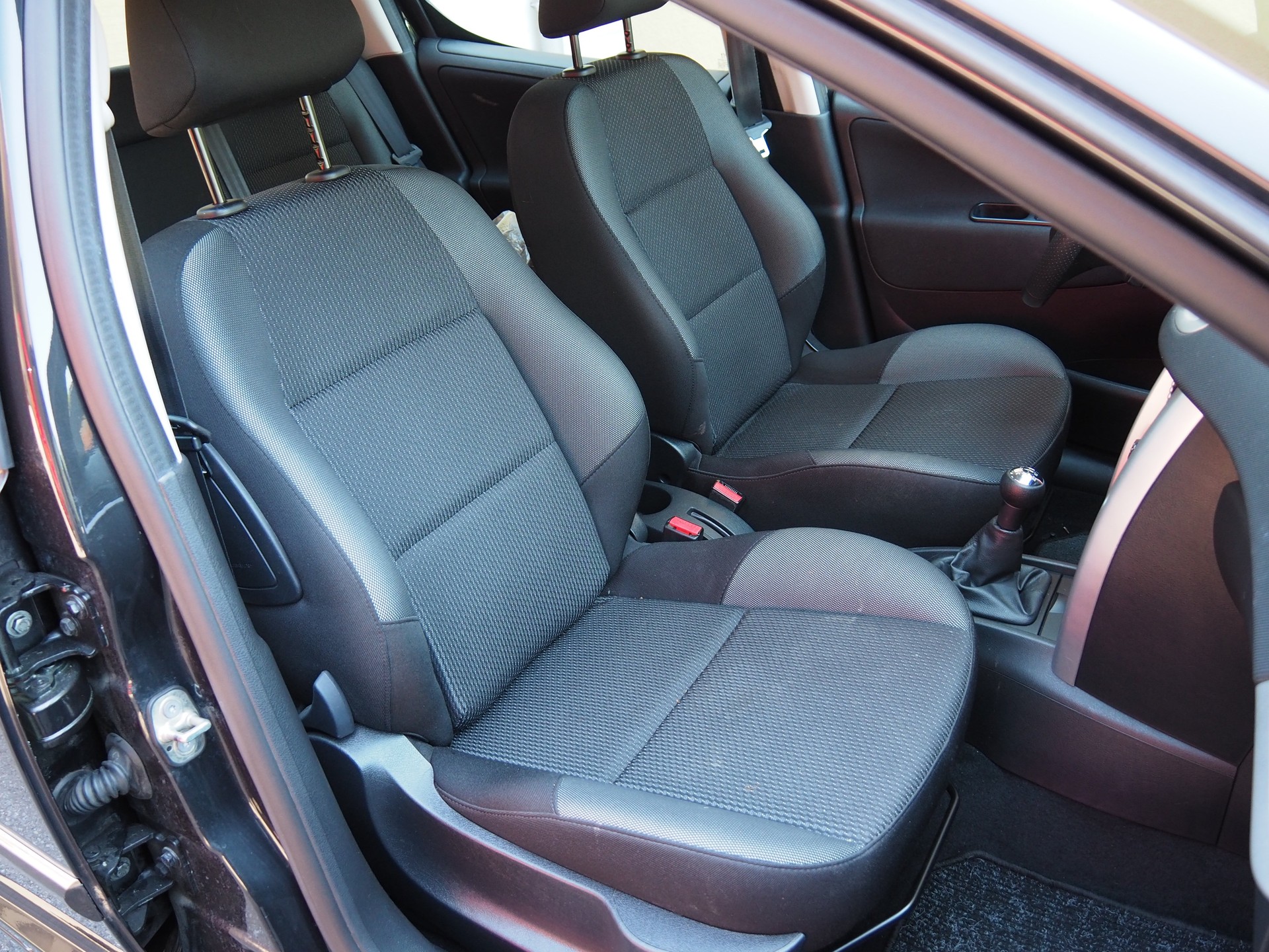PEUGEOT 207 1.4 16V Active-image-13