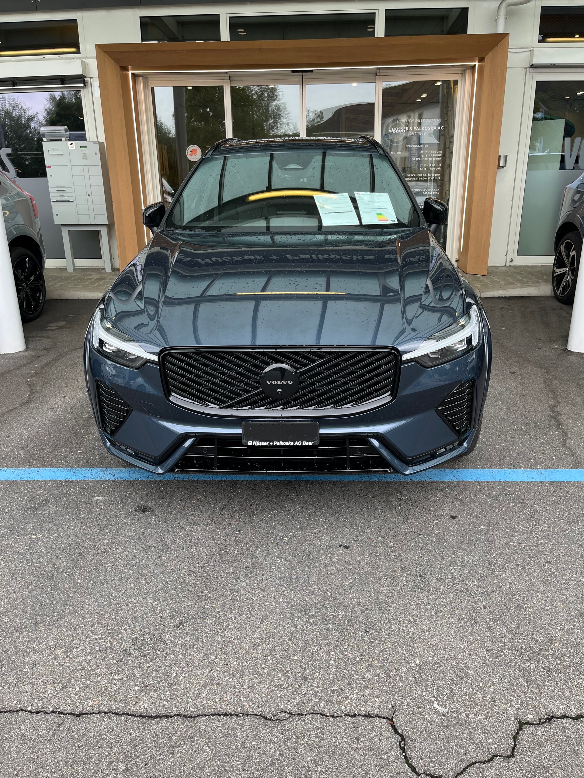 VOLVO 2.0 B5 MH Black Edition AWD-image-1