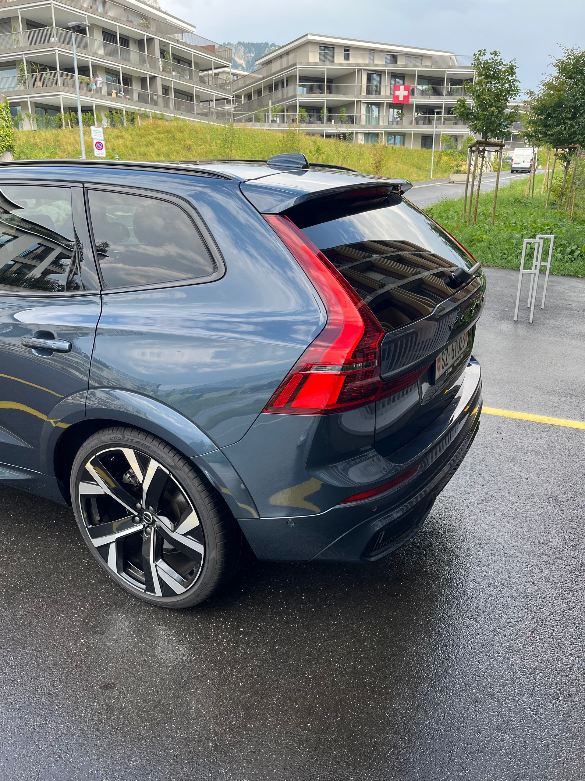 VOLVO 2.0 B5 MH Black Edition AWD (0% Zins Leasingübernahme)-image-3
